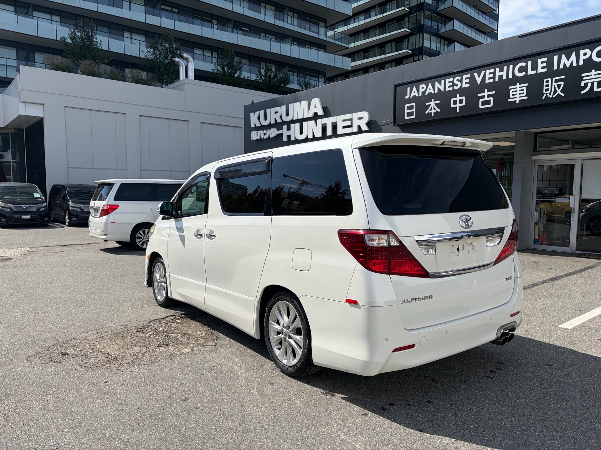 Vehicle photo 6
