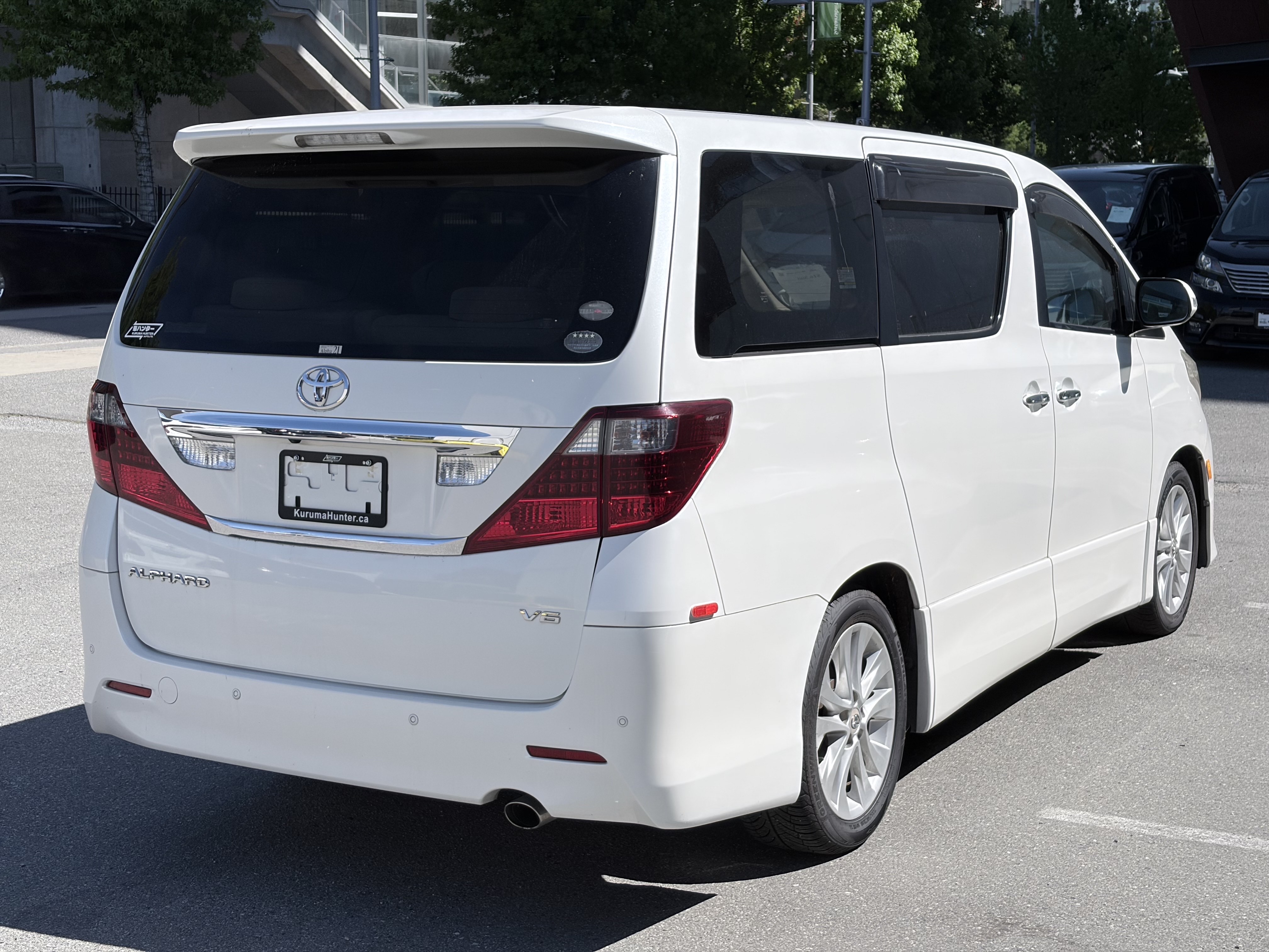Vehicle photo 7