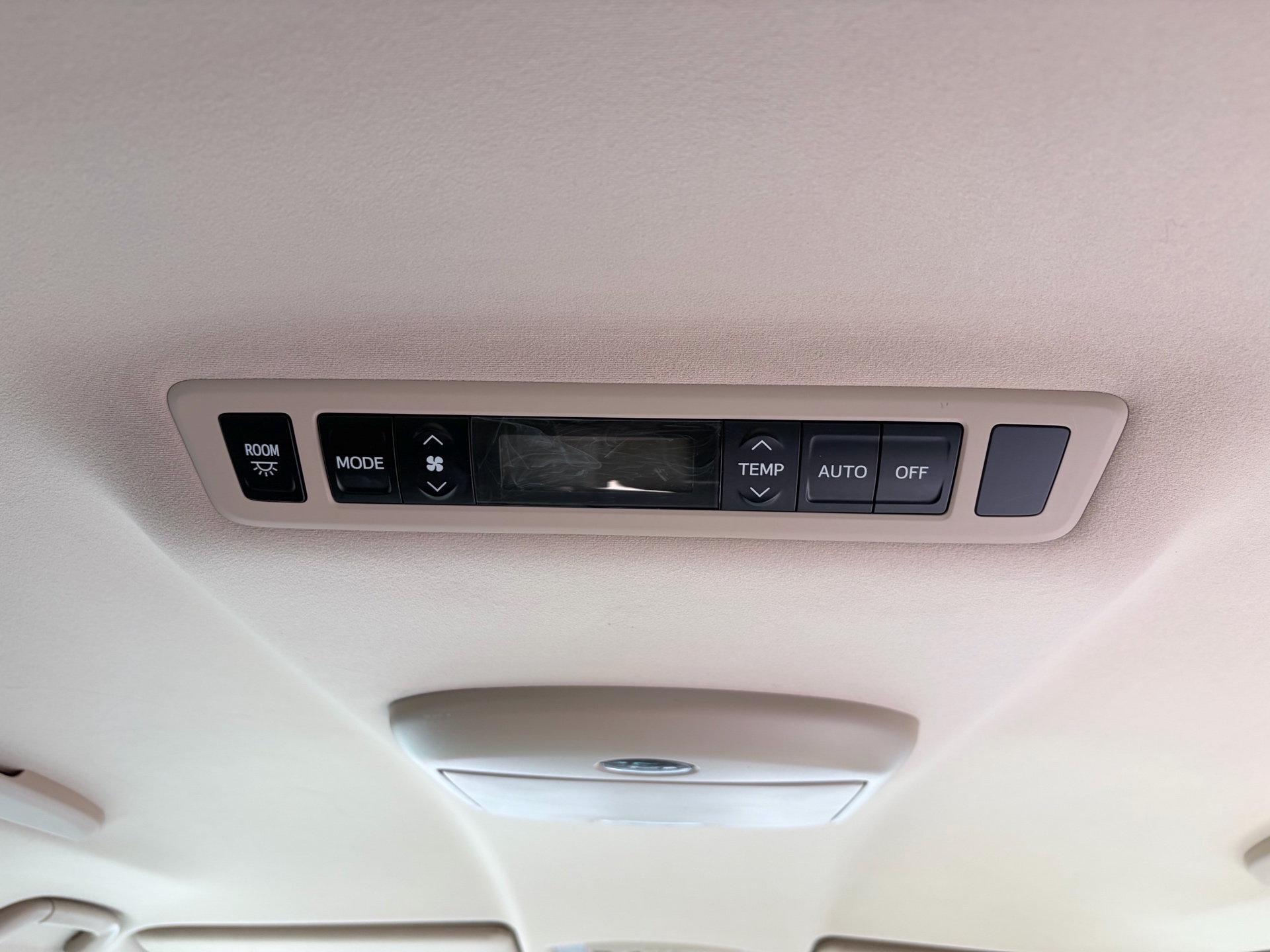Vehicle photo 14