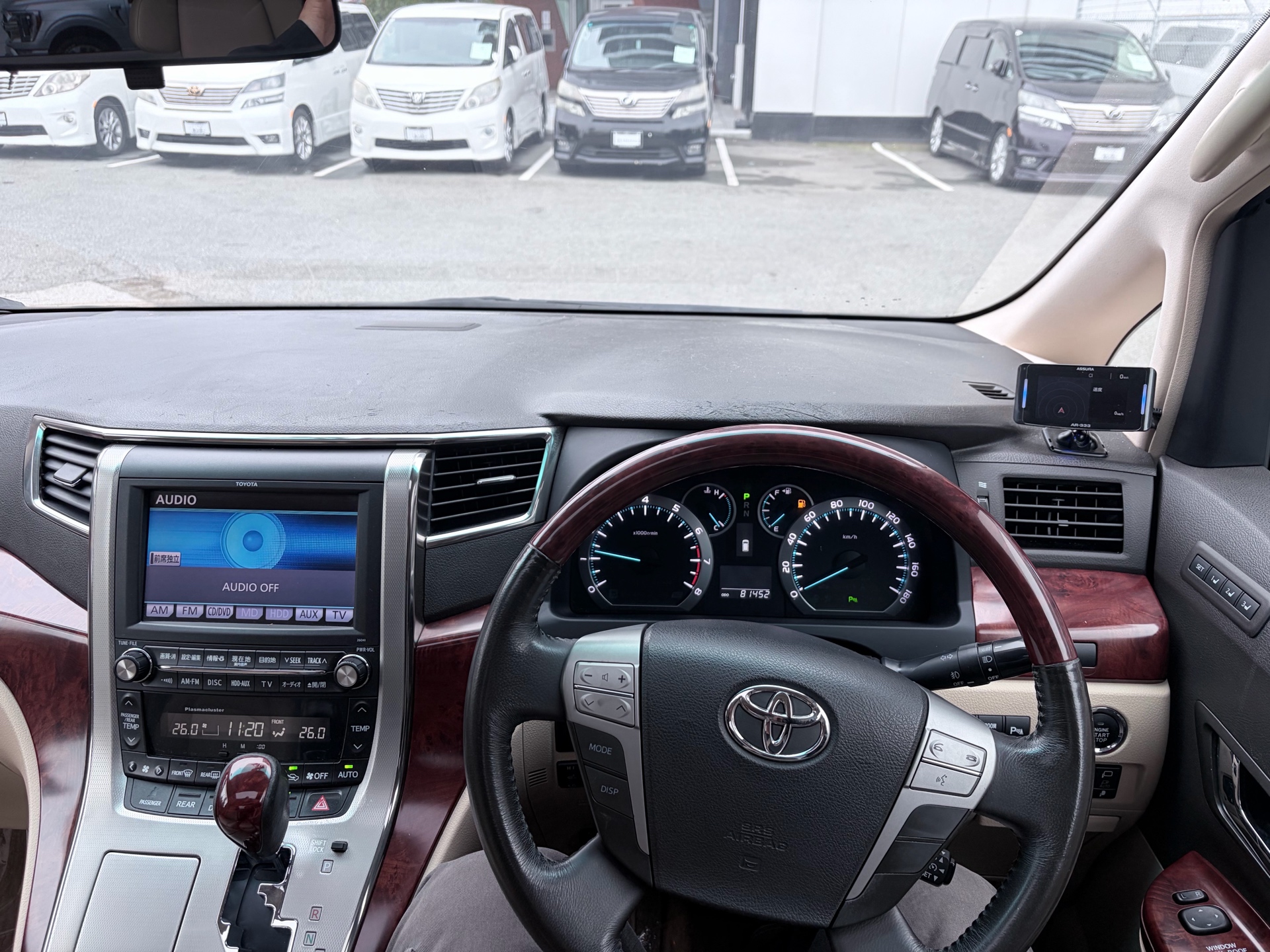 Vehicle photo 9