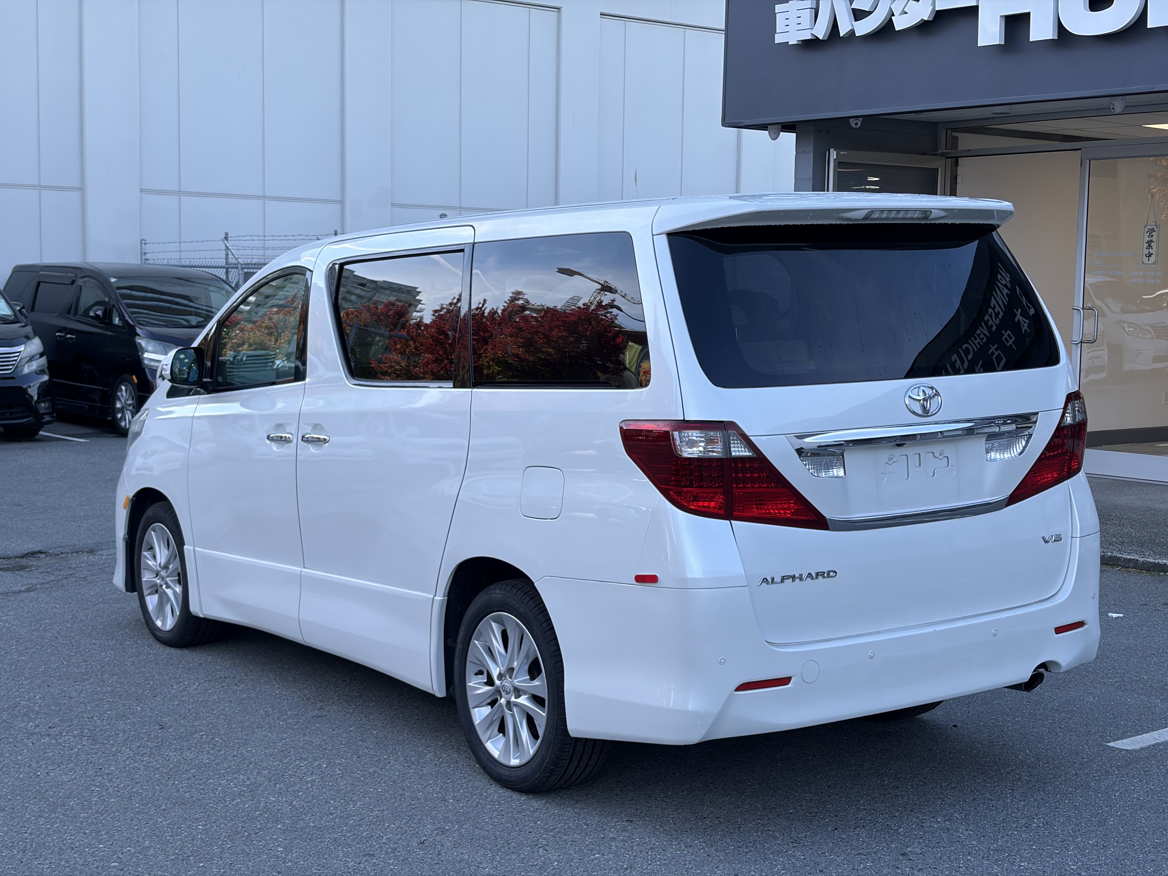 Vehicle photo 3