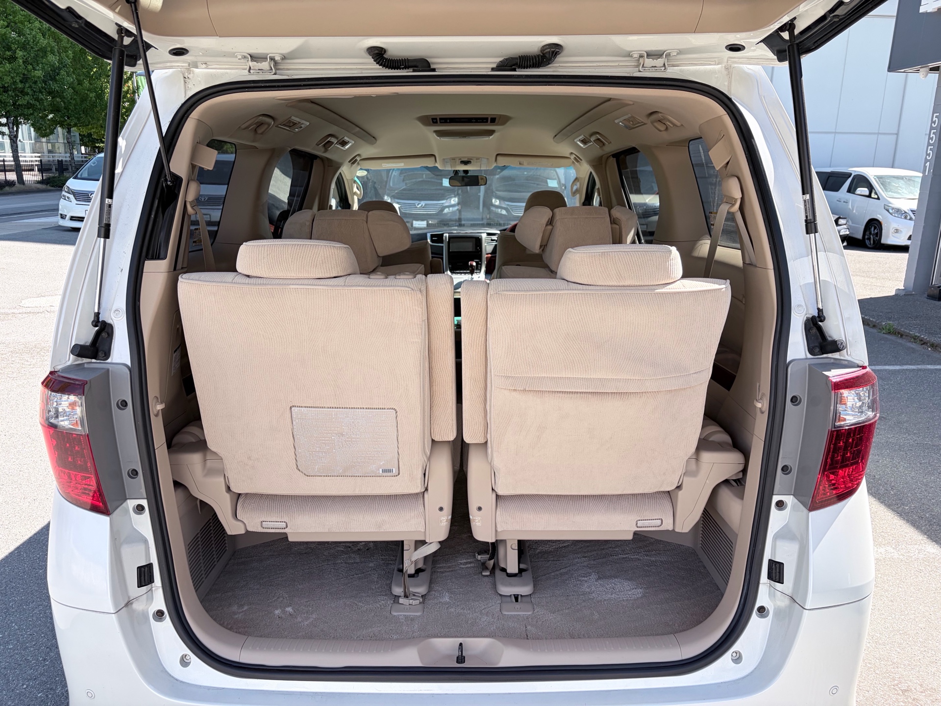 Vehicle photo 16