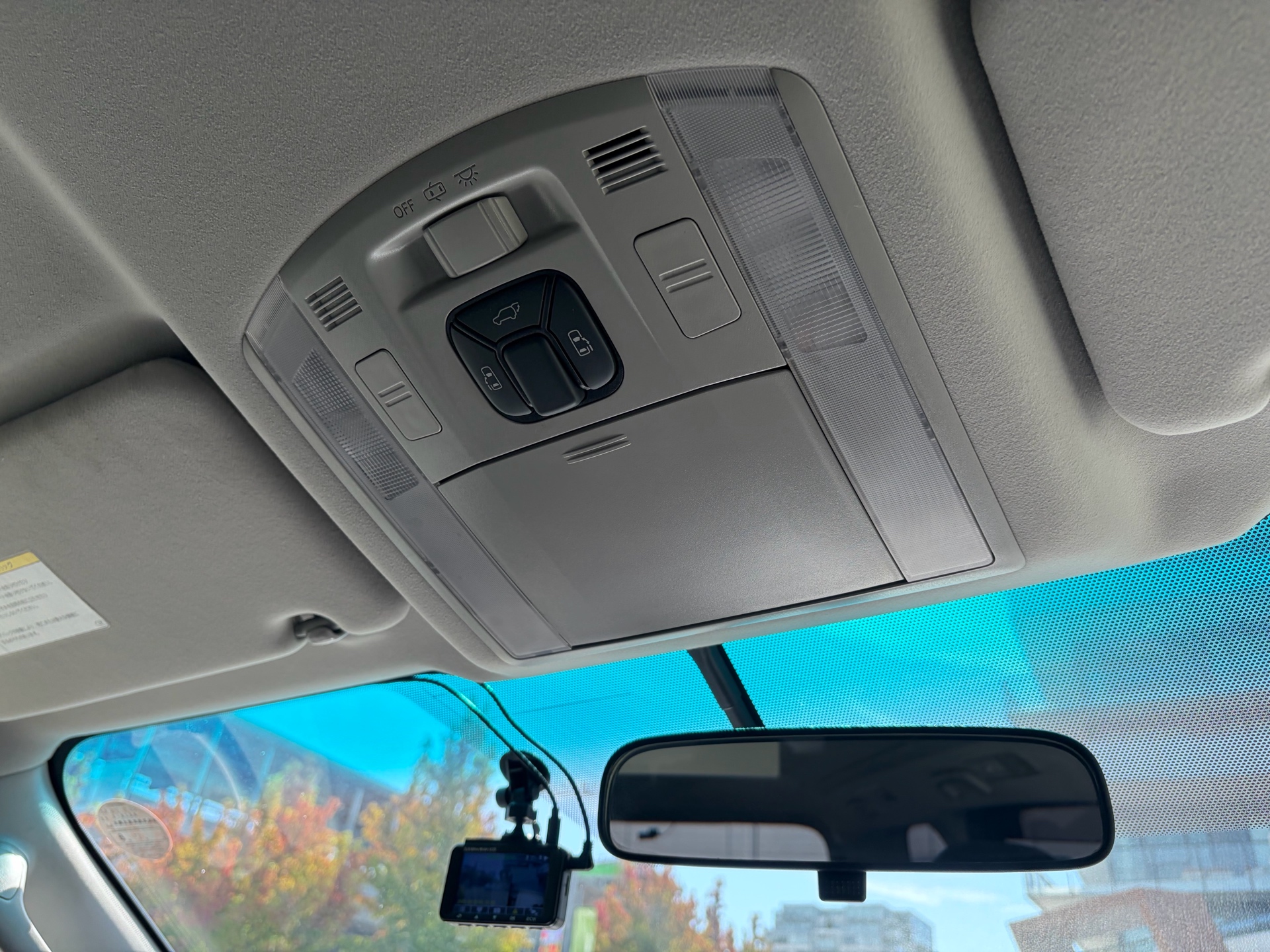Vehicle photo 15