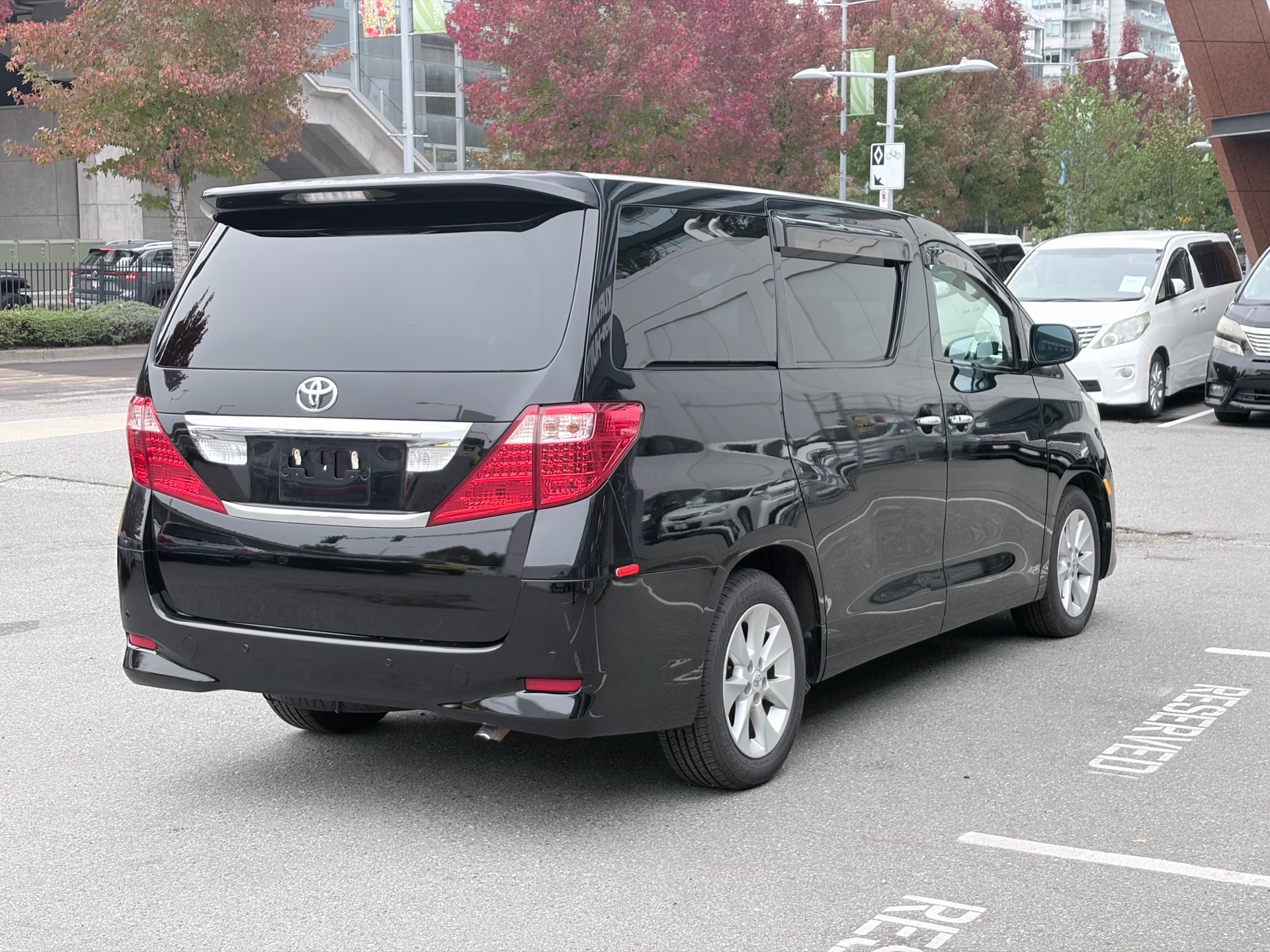 Vehicle photo 7