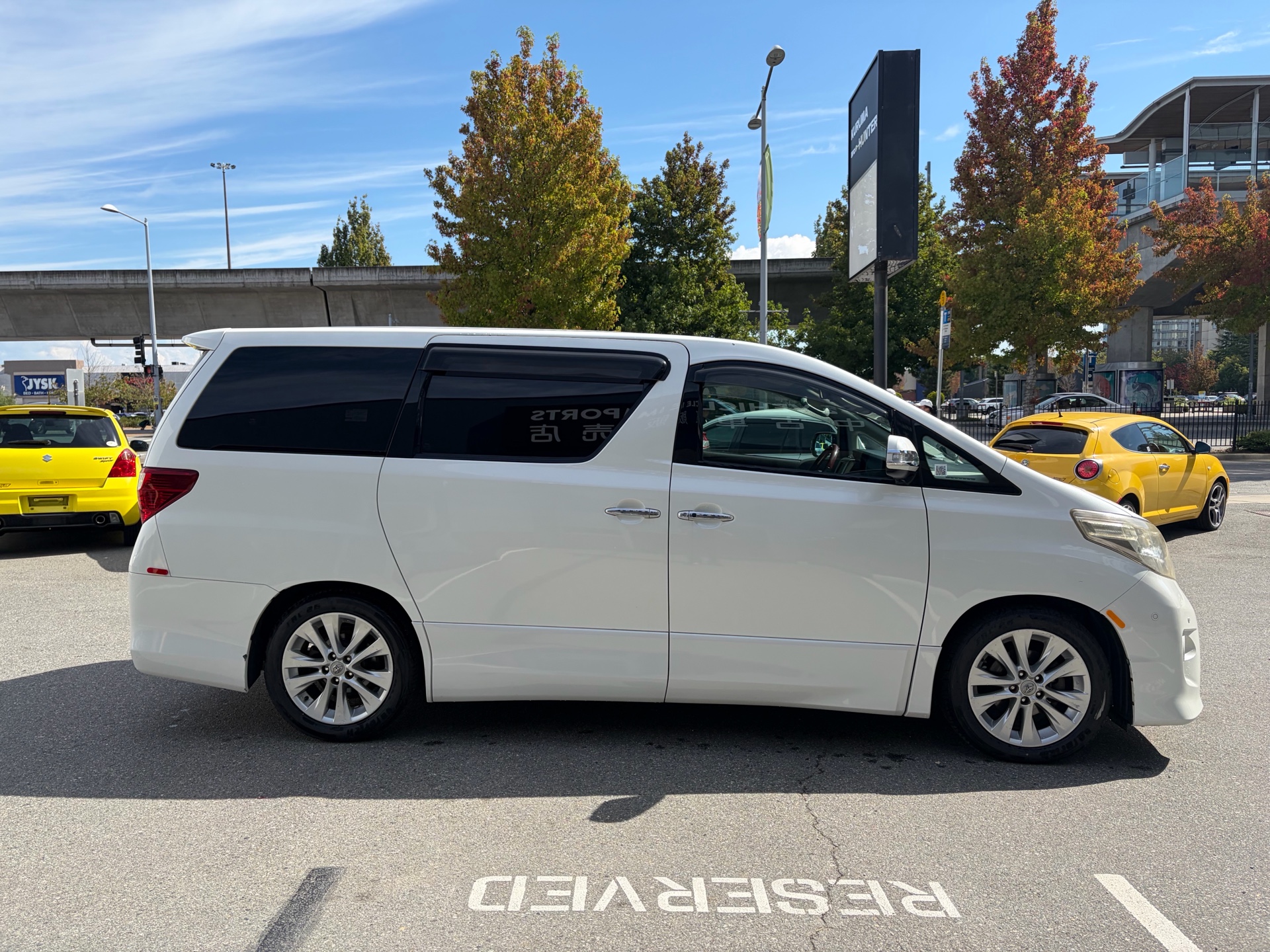 Vehicle photo 5