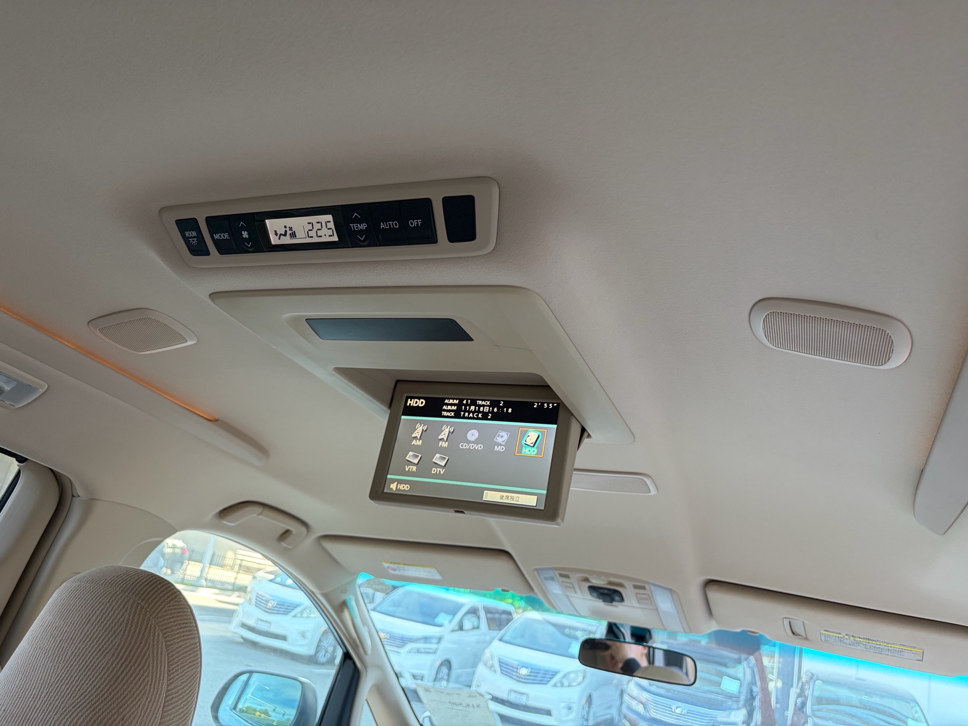 Vehicle photo 17