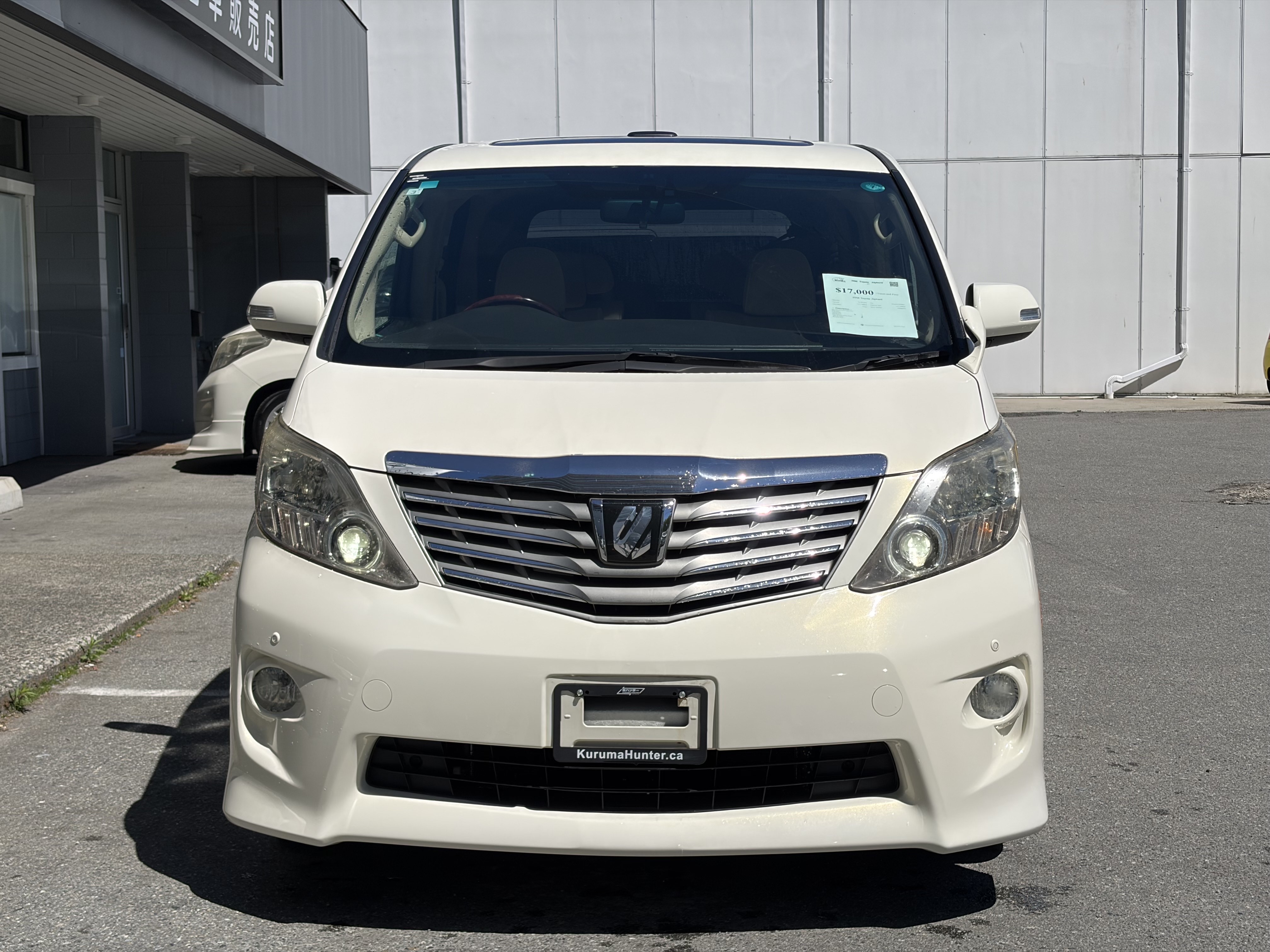 Vehicle photo 2