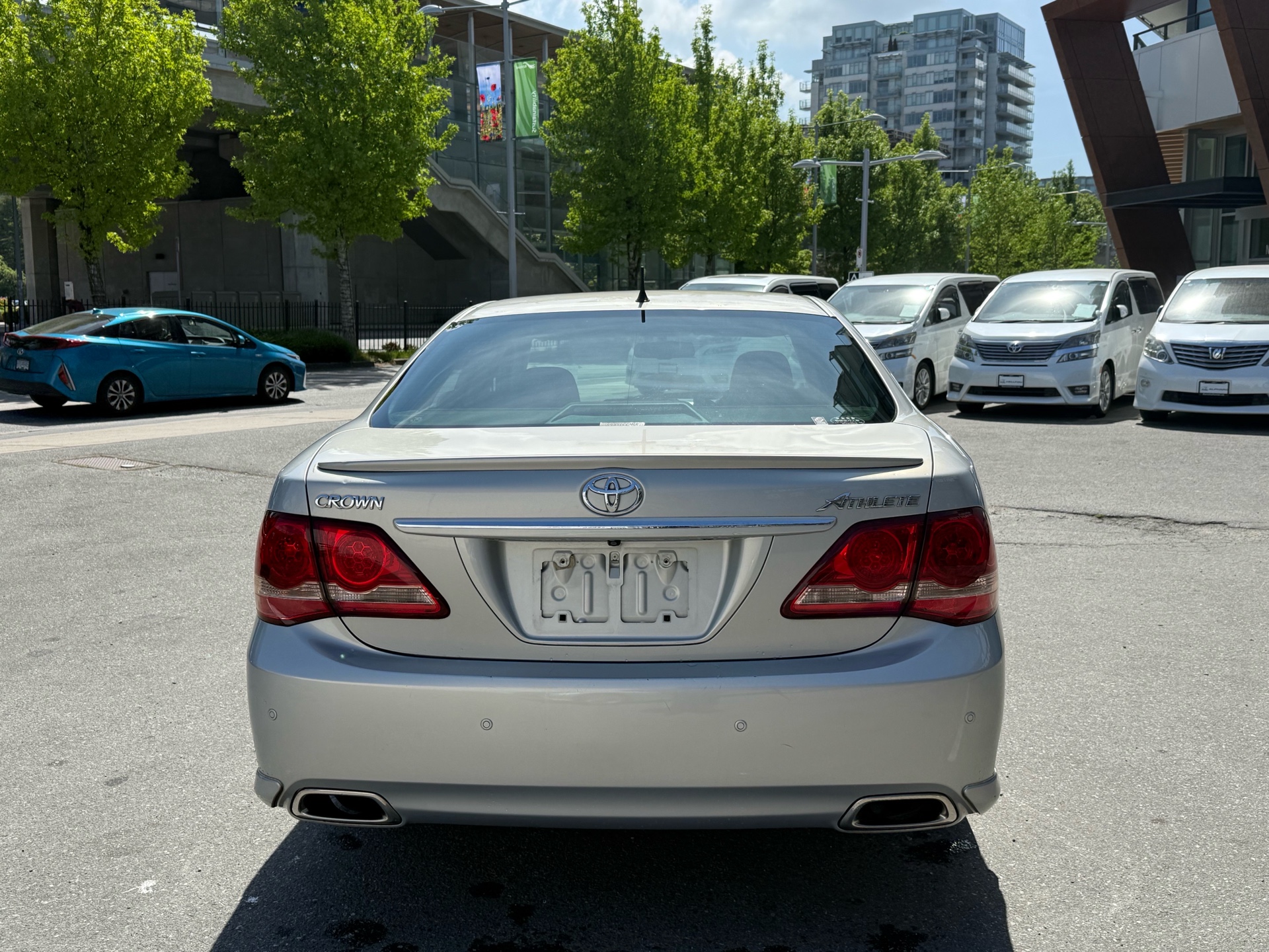 Vehicle photo 5