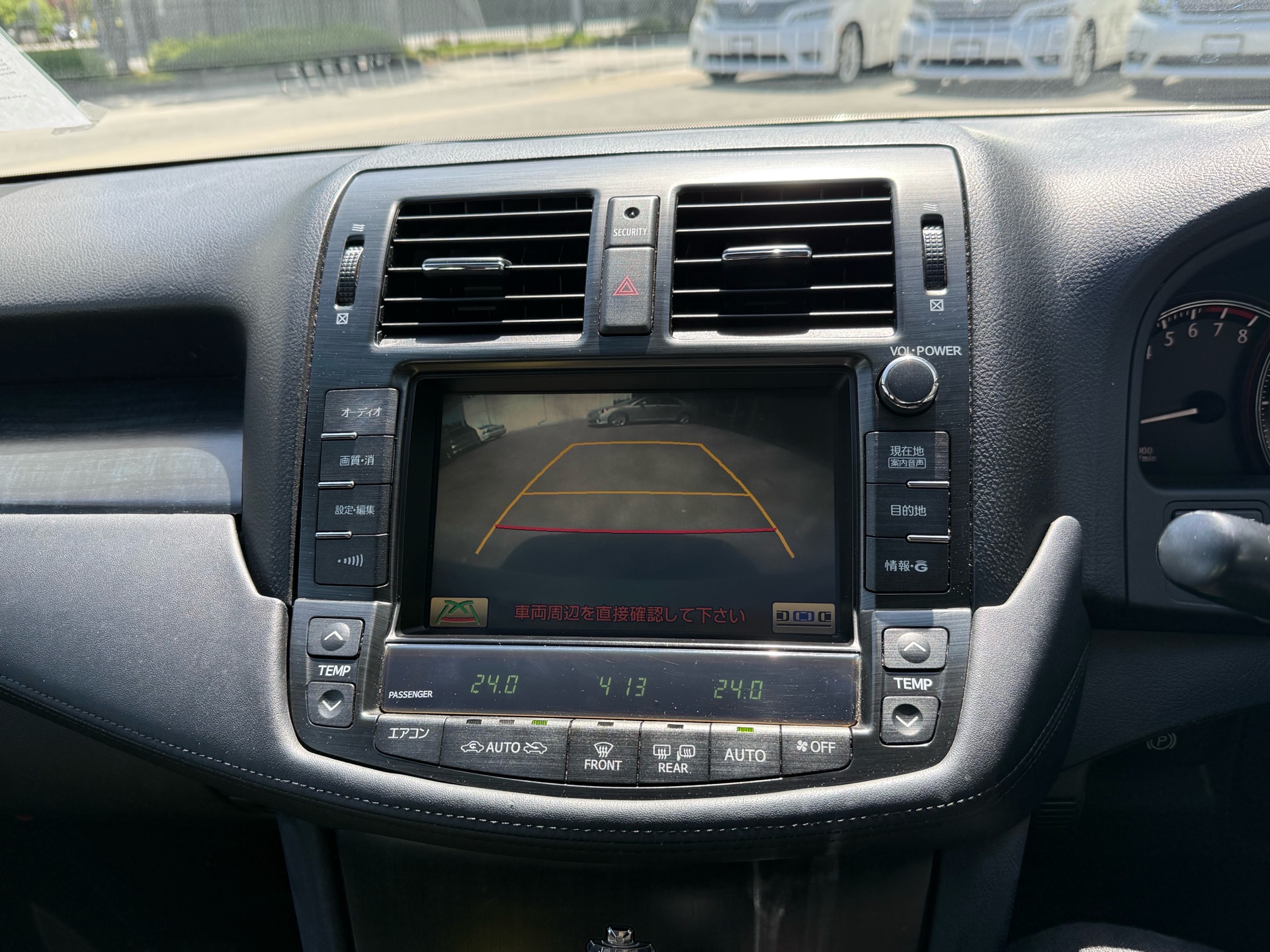 Vehicle photo 10