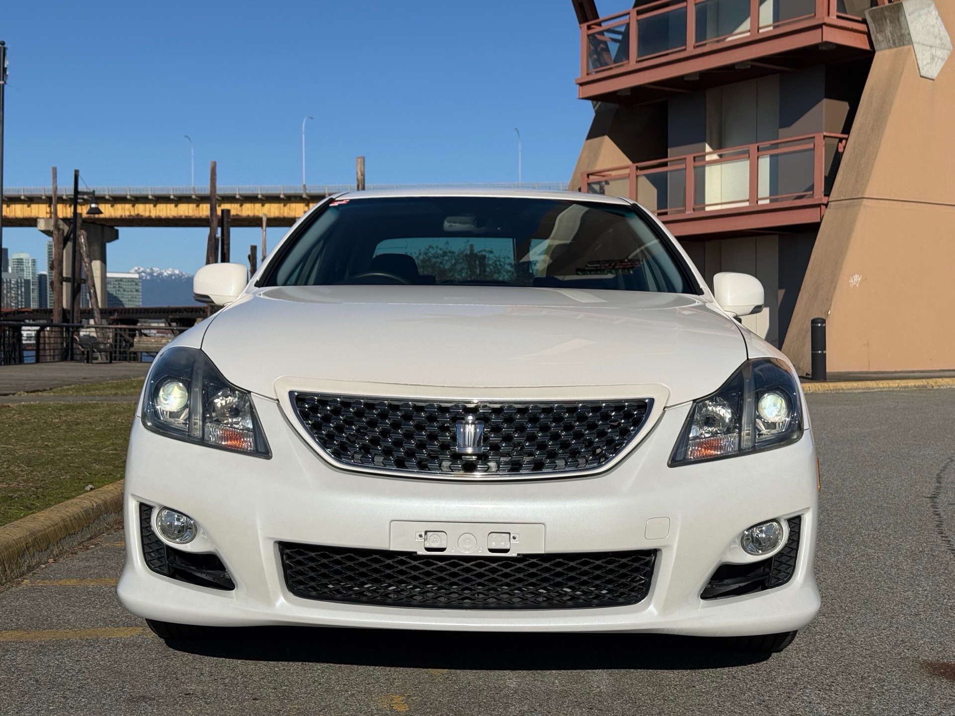 Vehicle photo 2