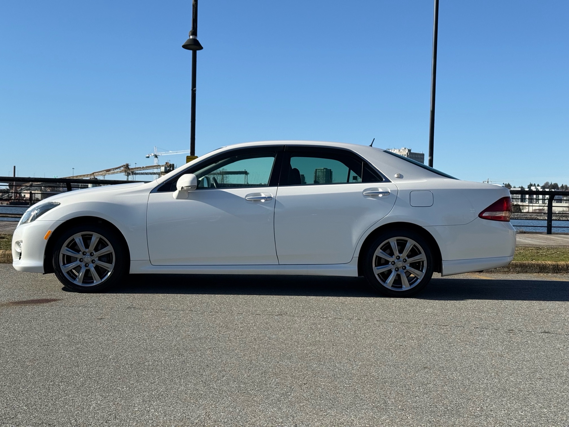 Vehicle photo 3
