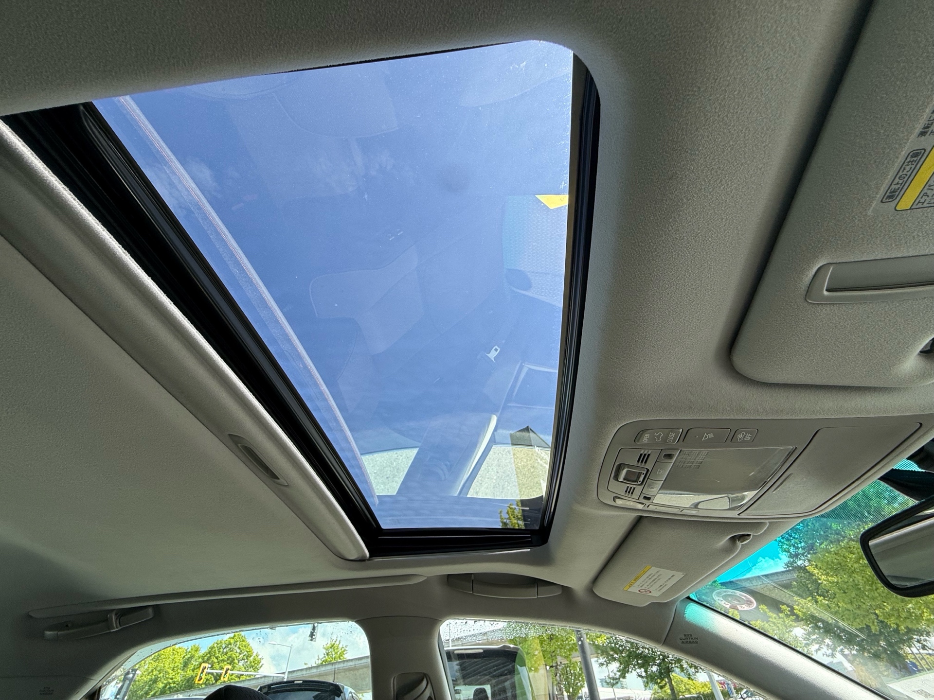 Vehicle photo 16