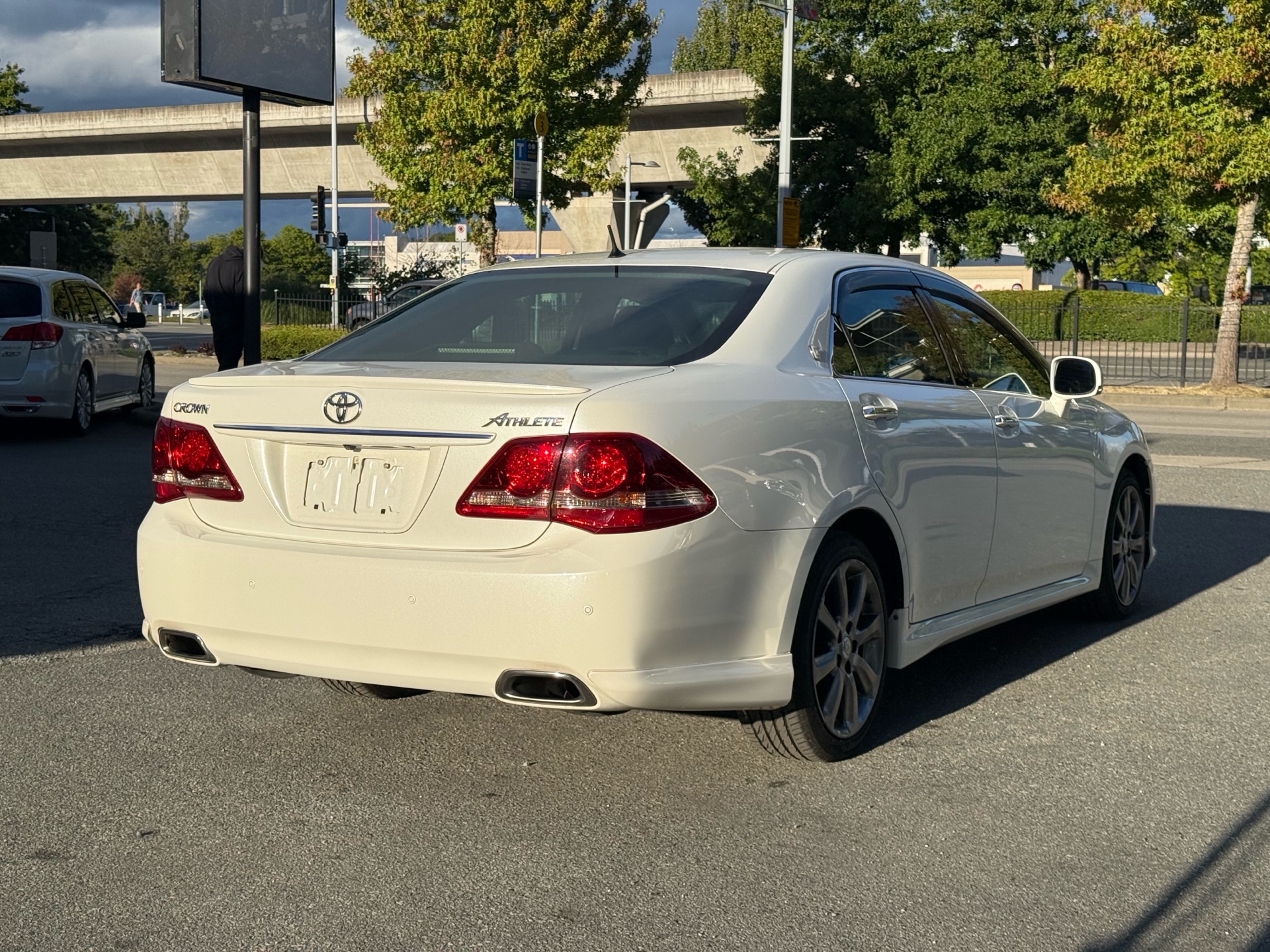 Vehicle photo 5