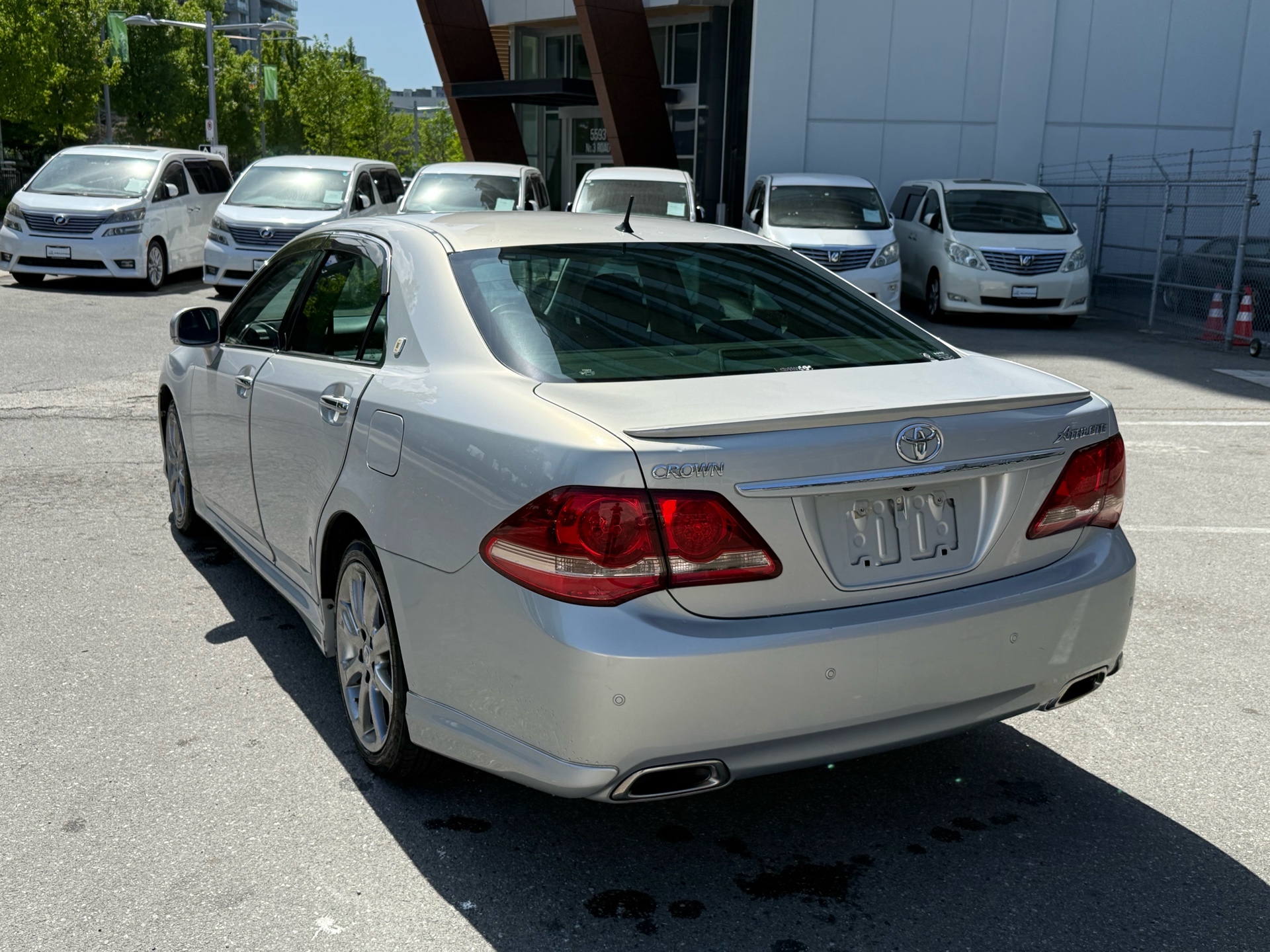 Vehicle photo 6
