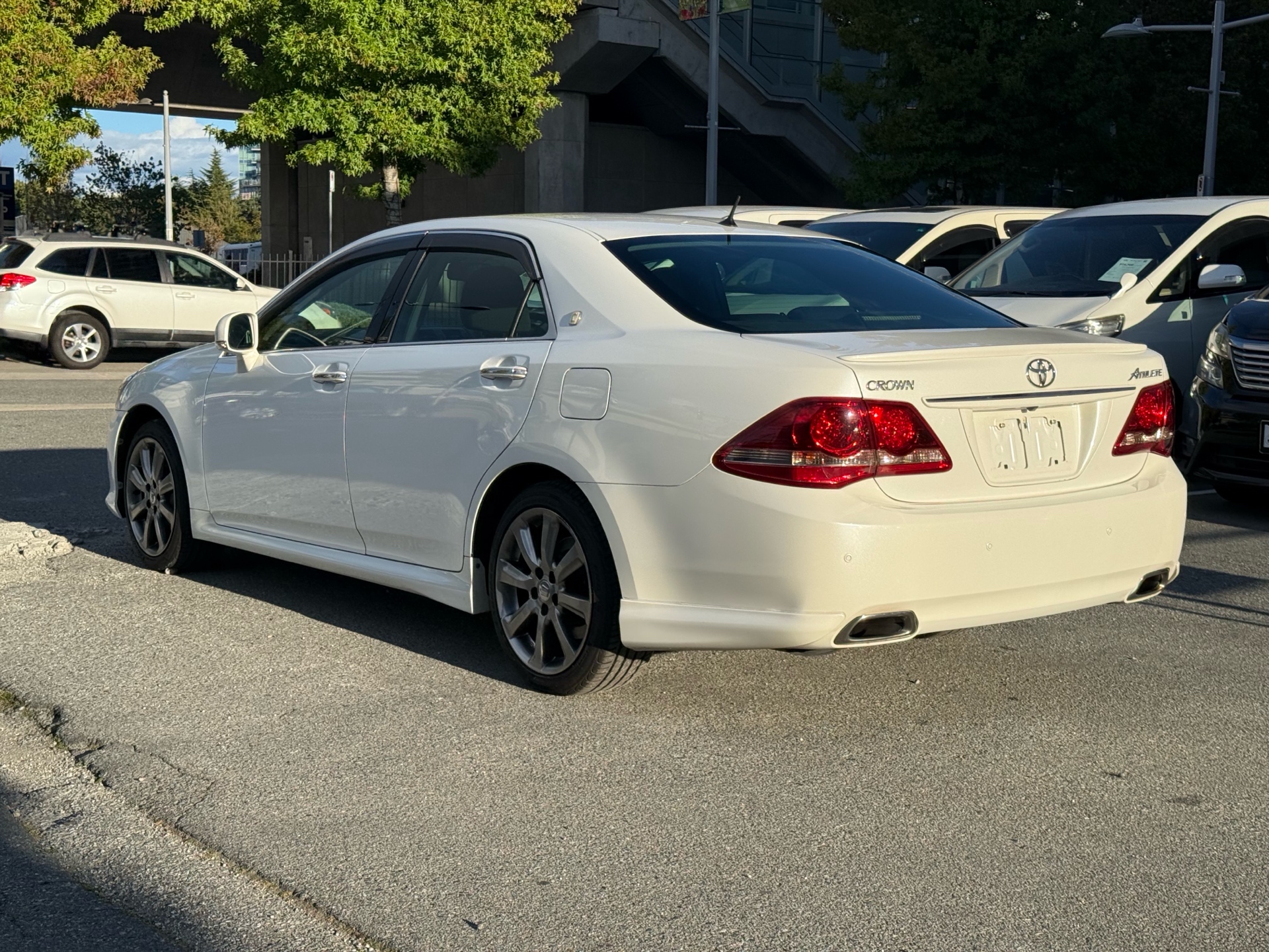 Vehicle photo 4