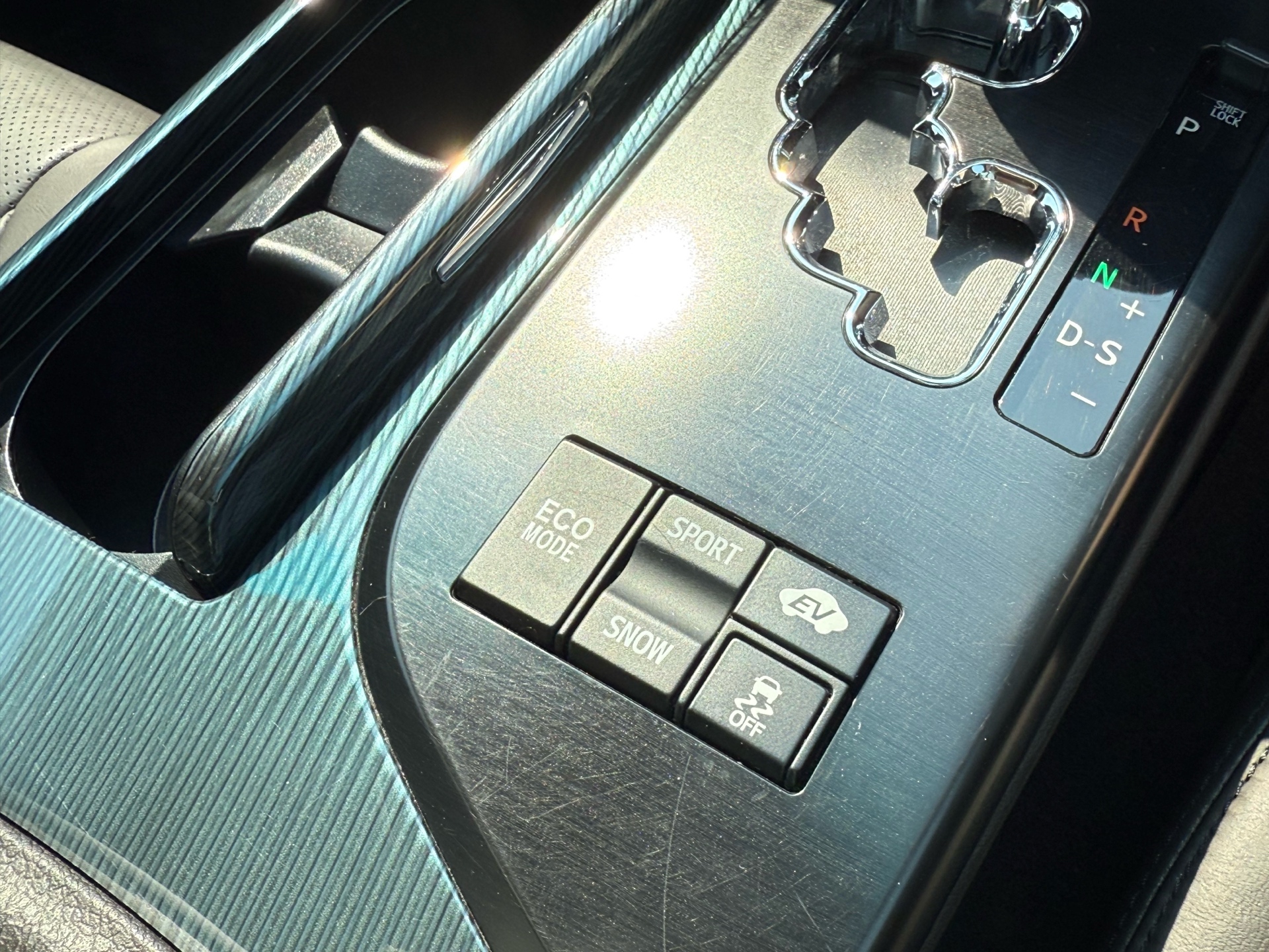 Vehicle photo 7