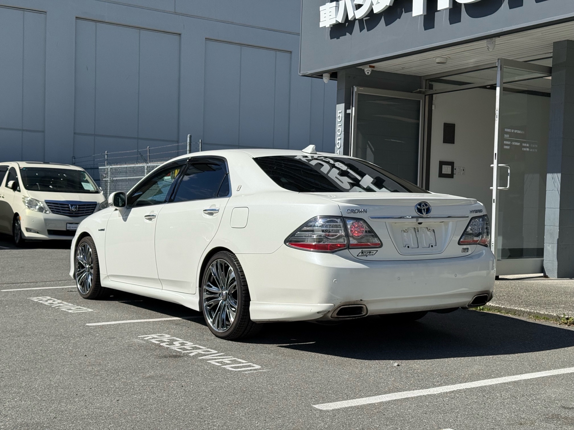 Vehicle photo 4
