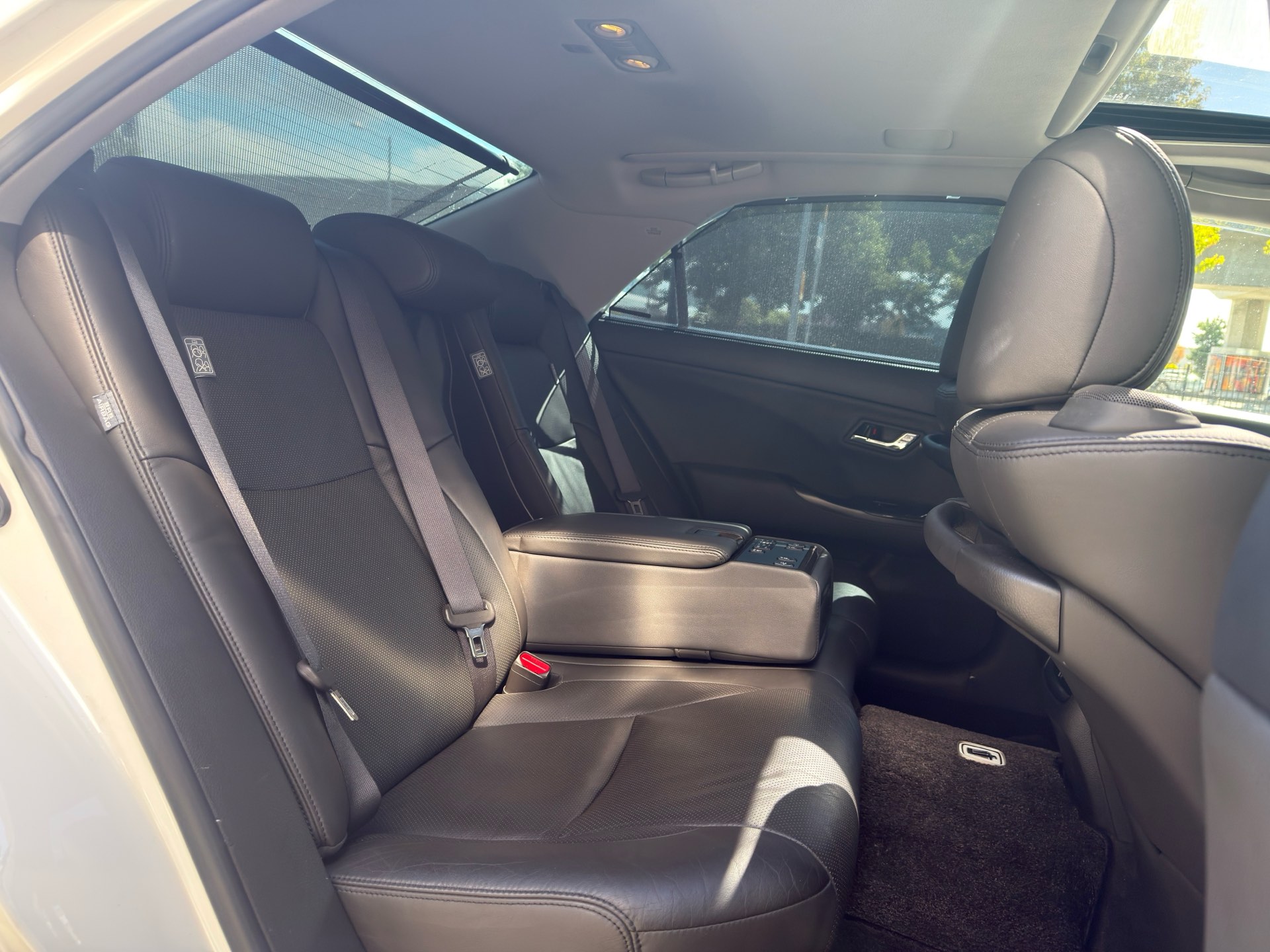 Vehicle photo 14