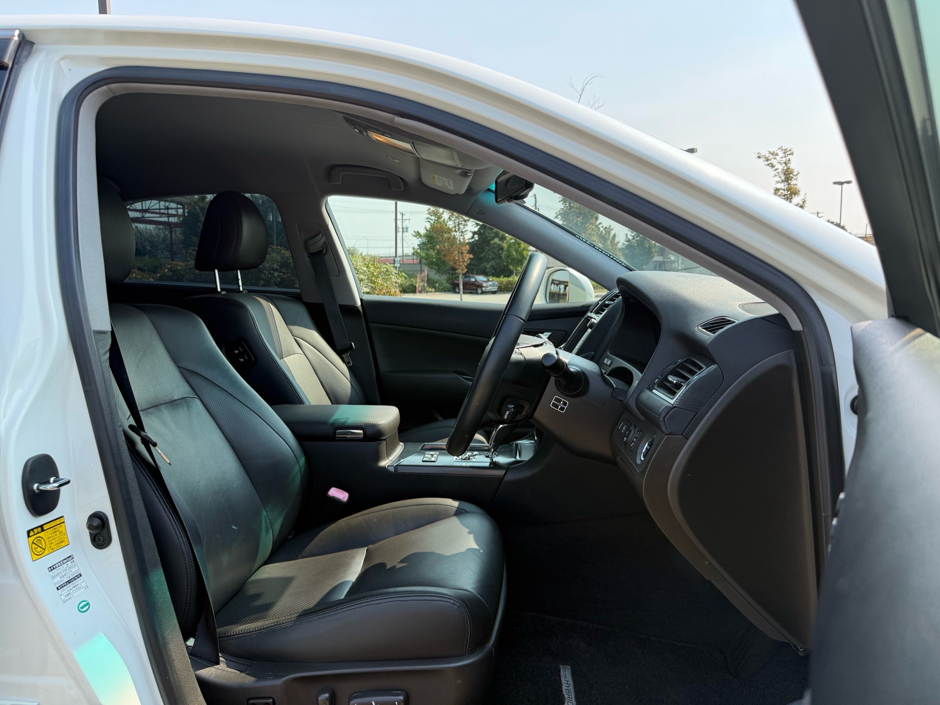 Vehicle photo 11