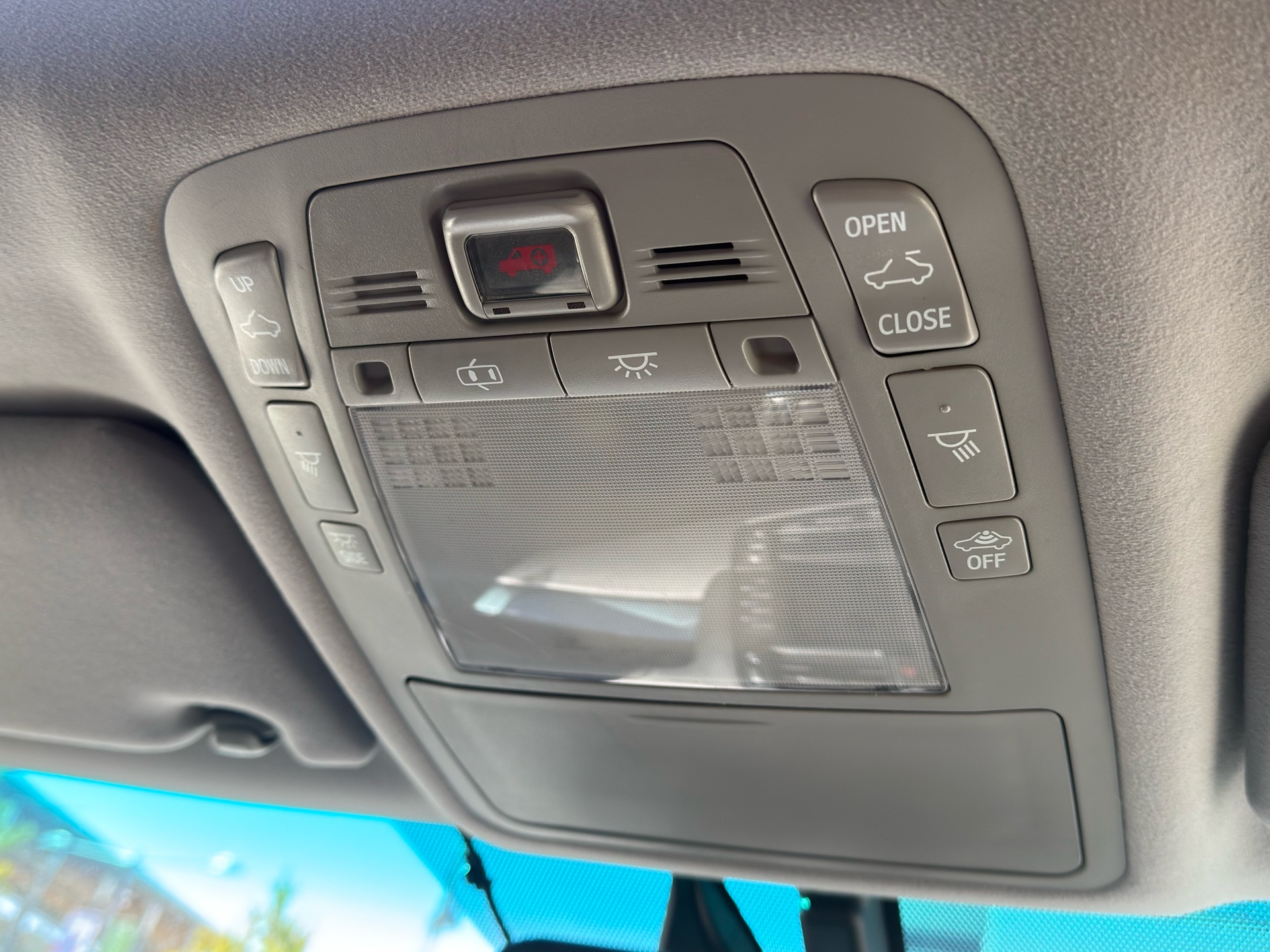 Vehicle photo 10