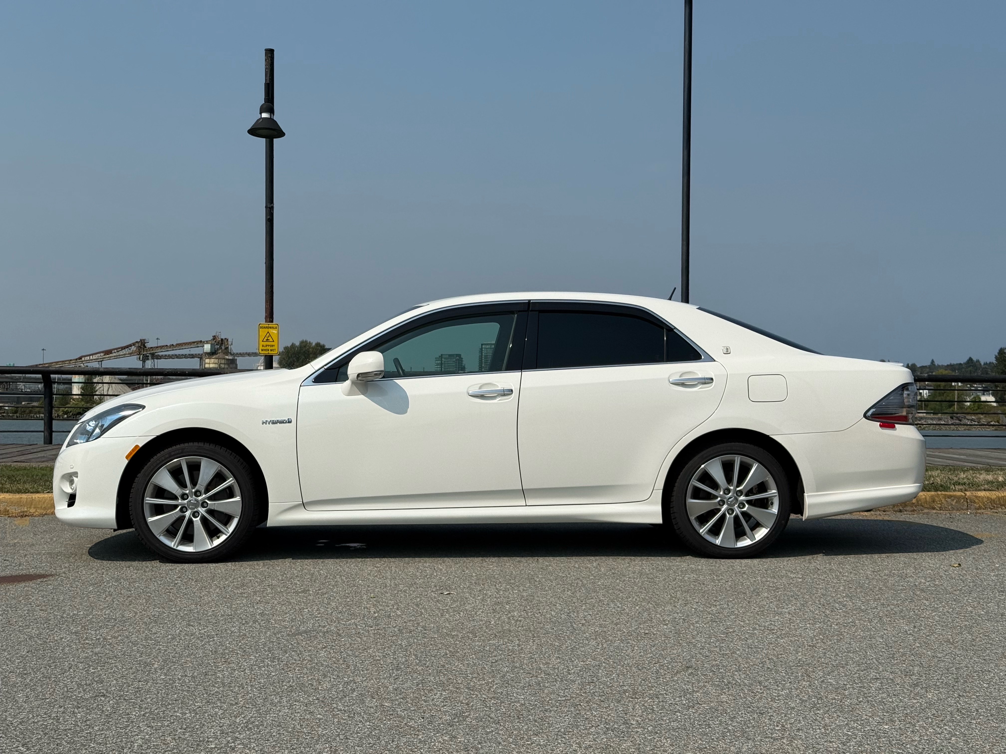 Vehicle photo 3