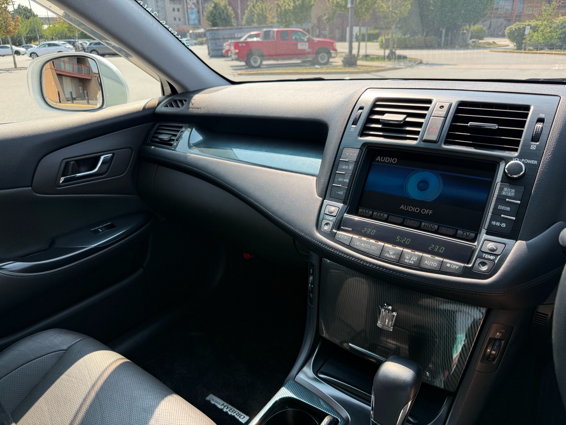 Vehicle photo 6