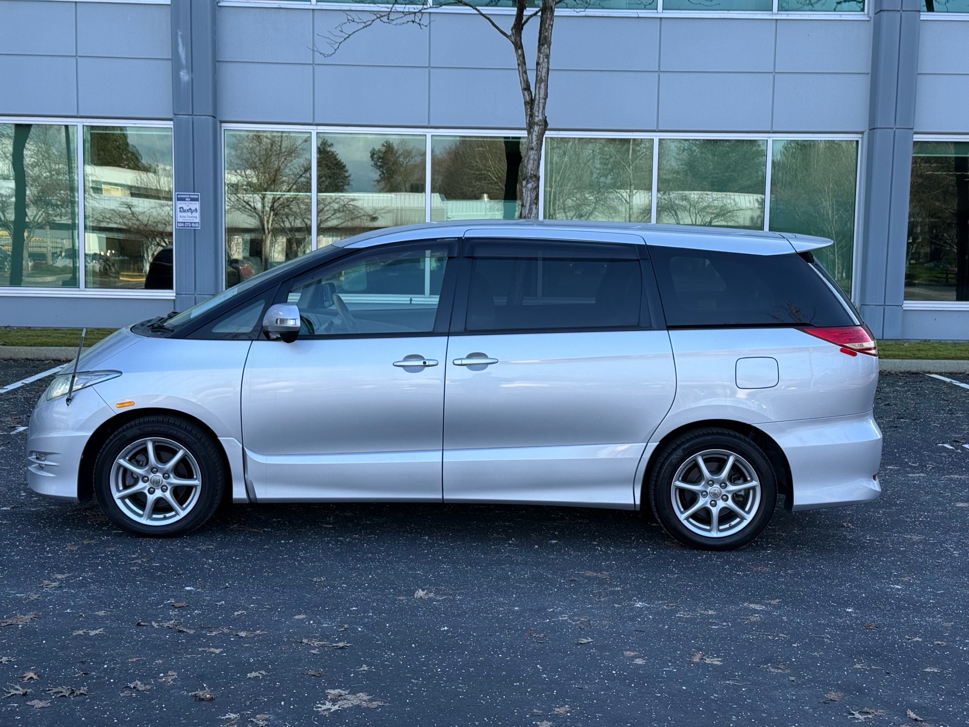 Vehicle photo 3