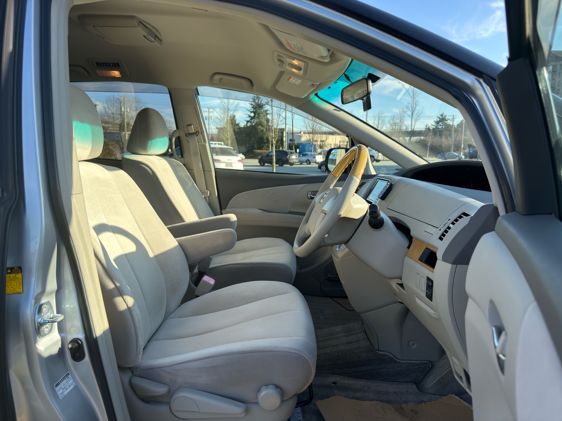 Vehicle photo 10