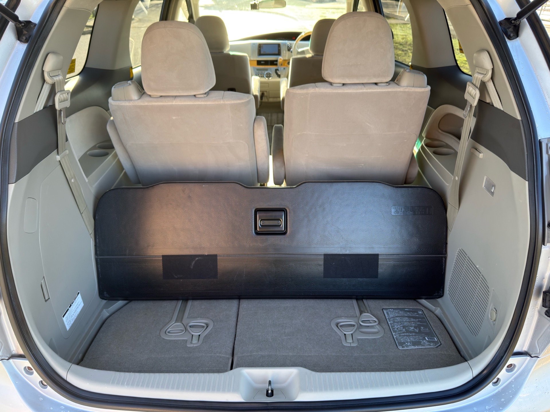 Vehicle photo 12
