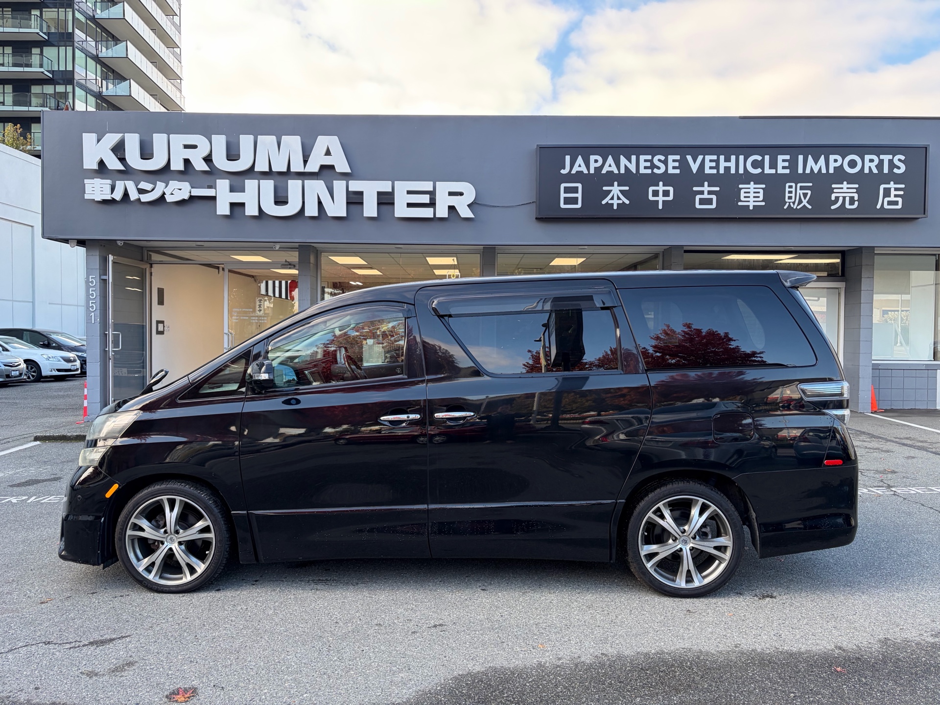 Vehicle photo 2
