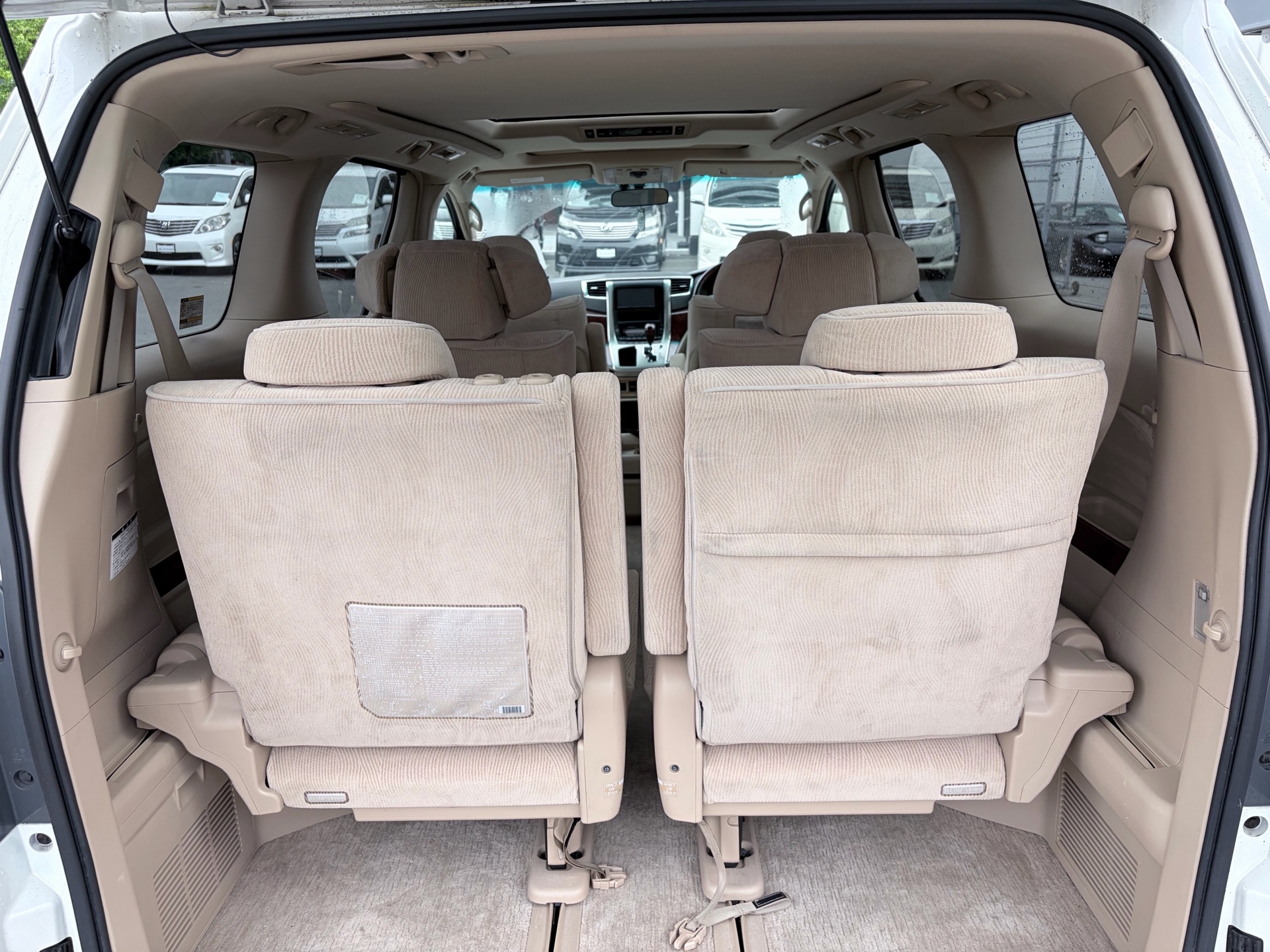 Vehicle photo 17