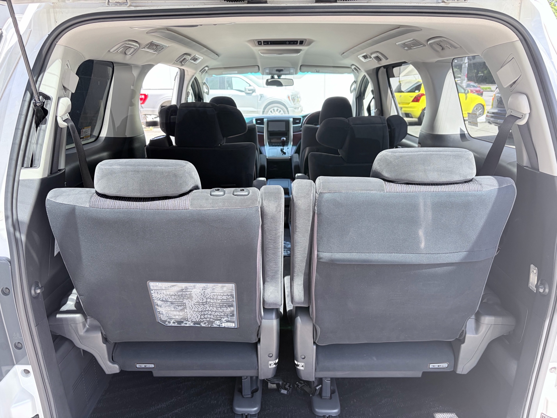 Vehicle photo 17