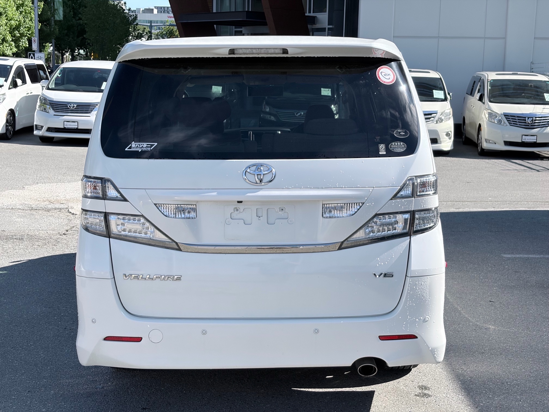 Vehicle photo 6
