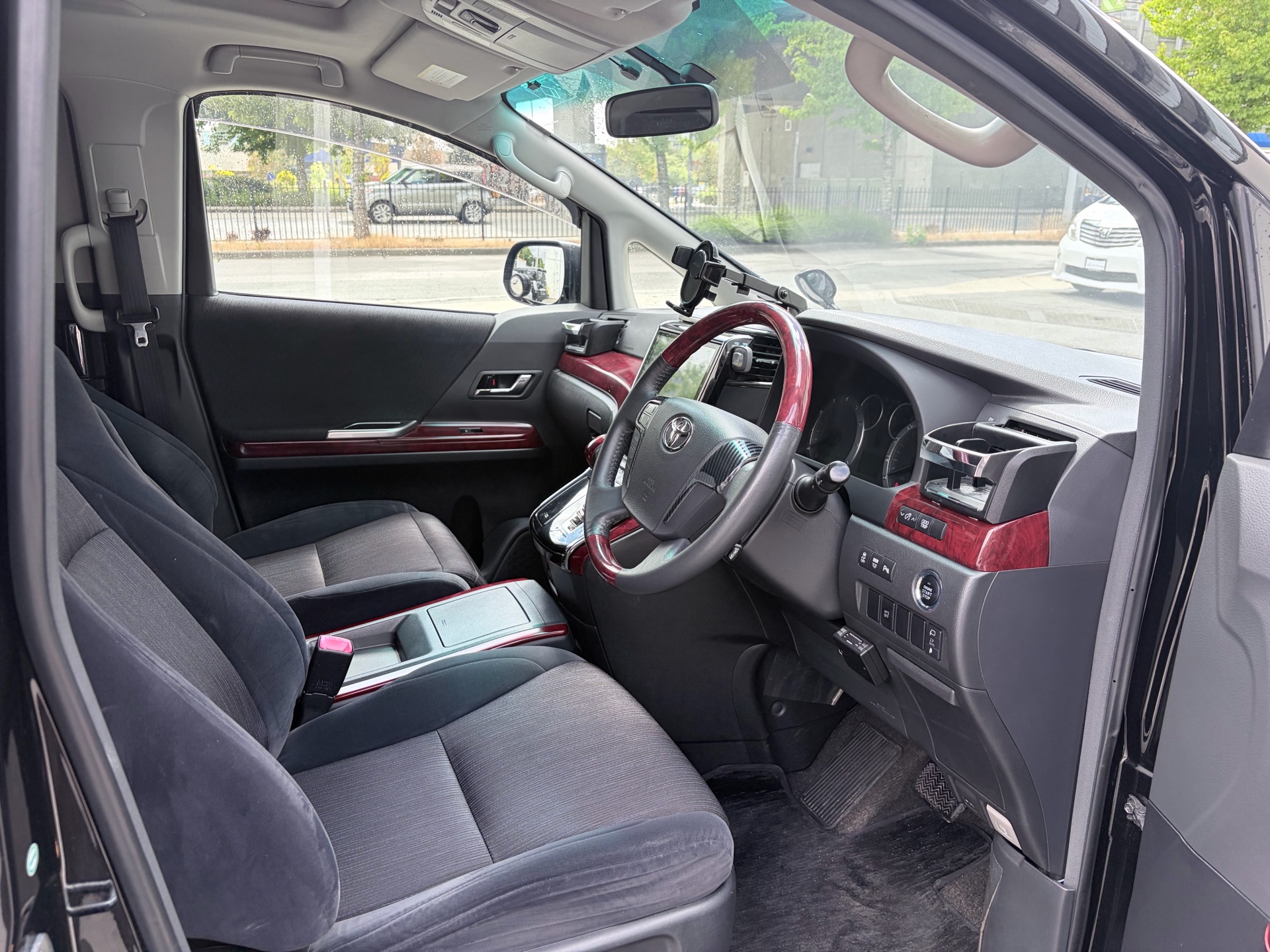 Vehicle photo 10