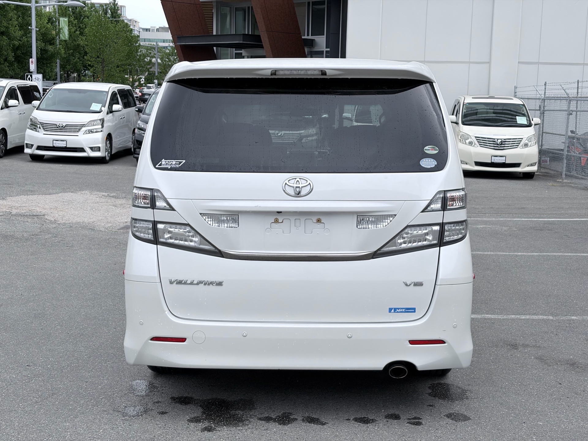 Vehicle photo 6