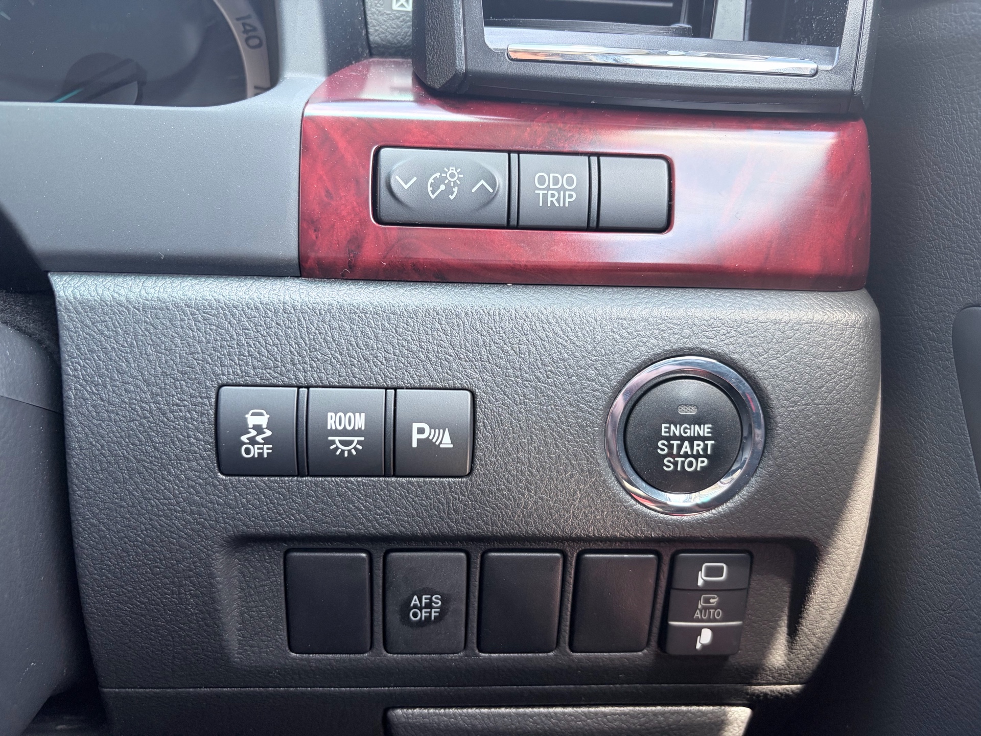 Vehicle photo 13