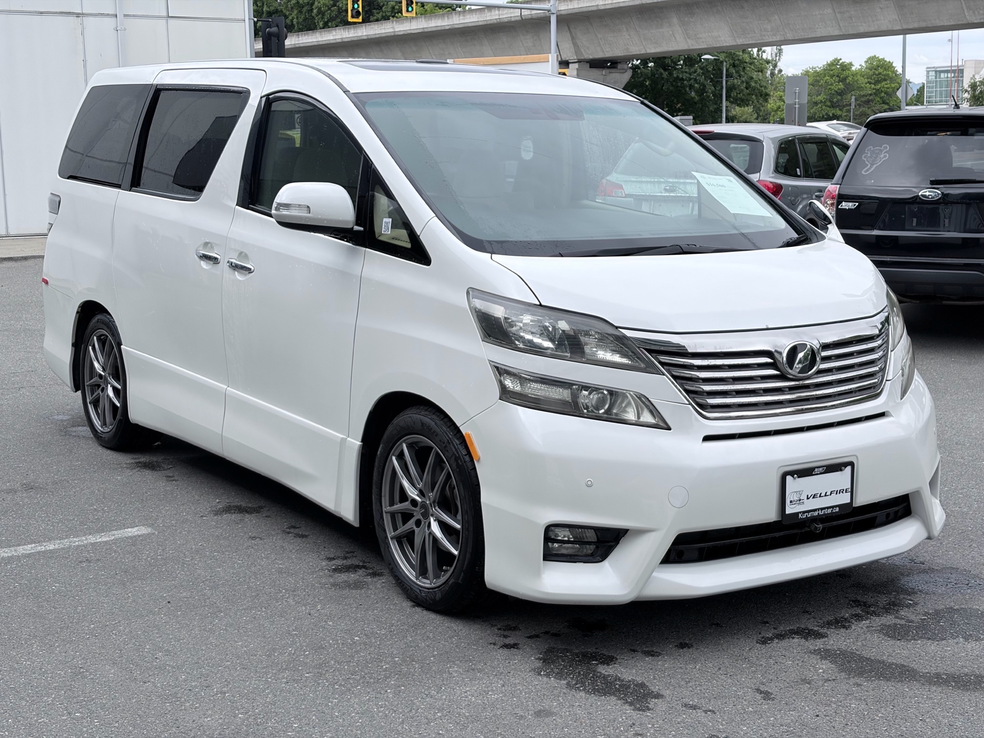 Vehicle photo 3