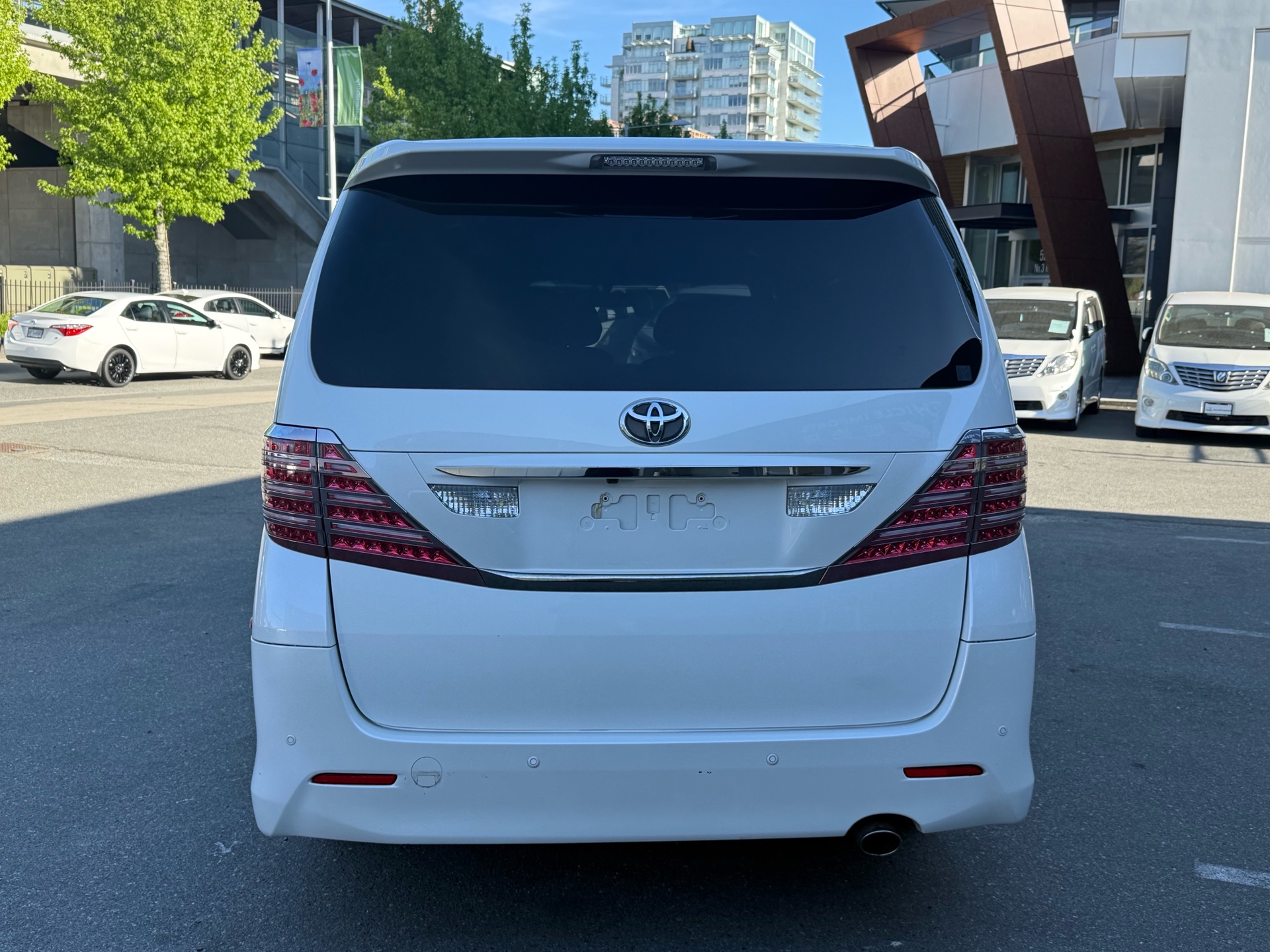 Vehicle photo 6