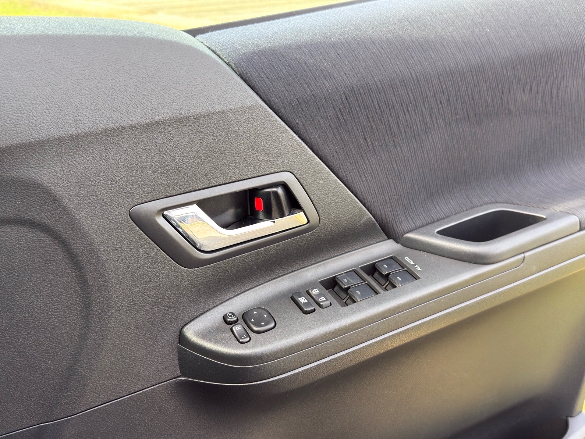 Vehicle photo 11