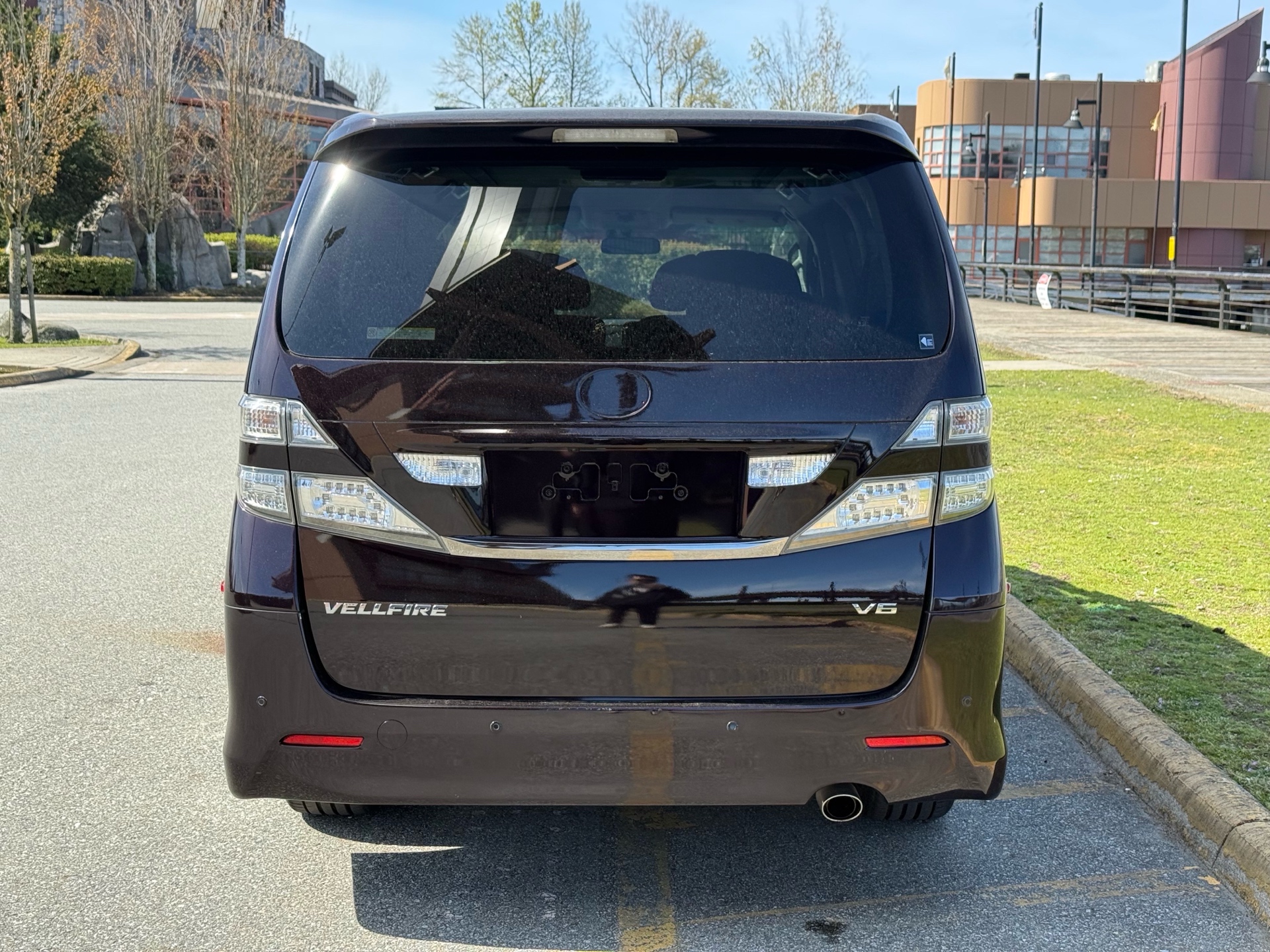 Vehicle photo 5