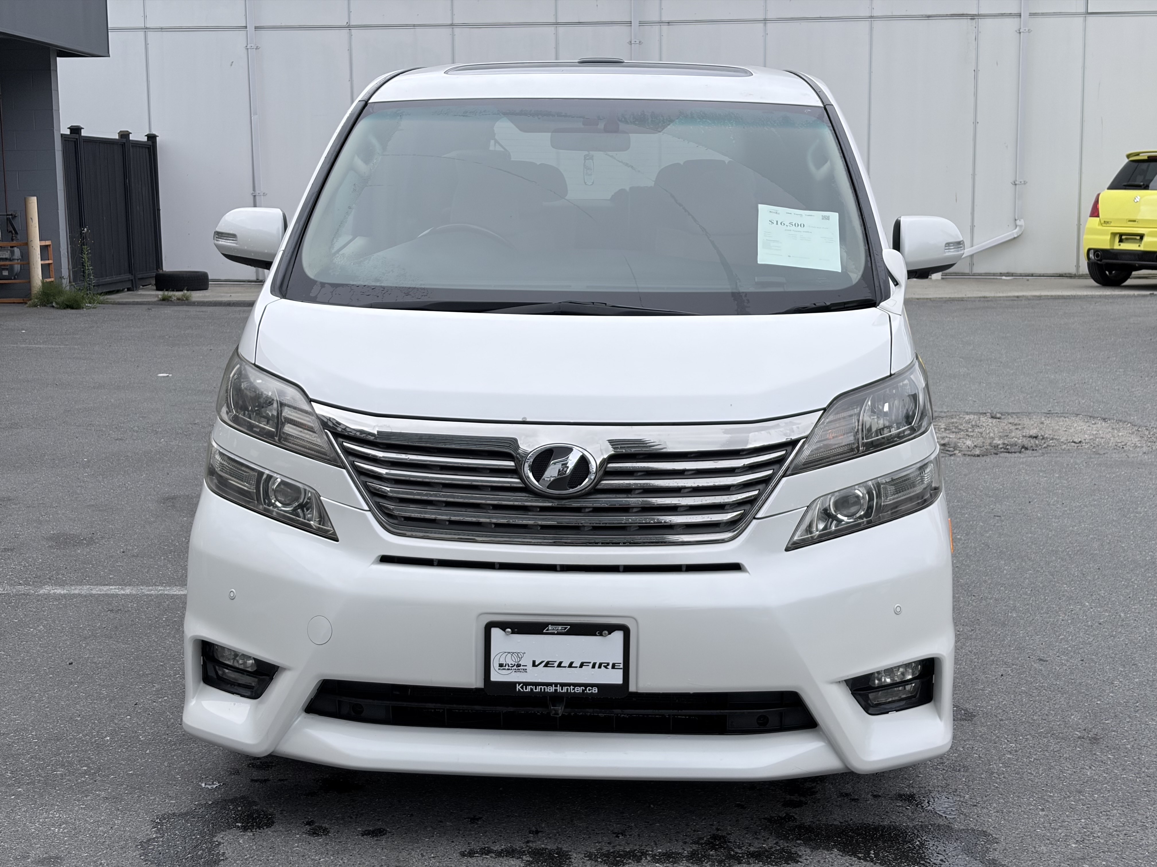 Vehicle photo 2
