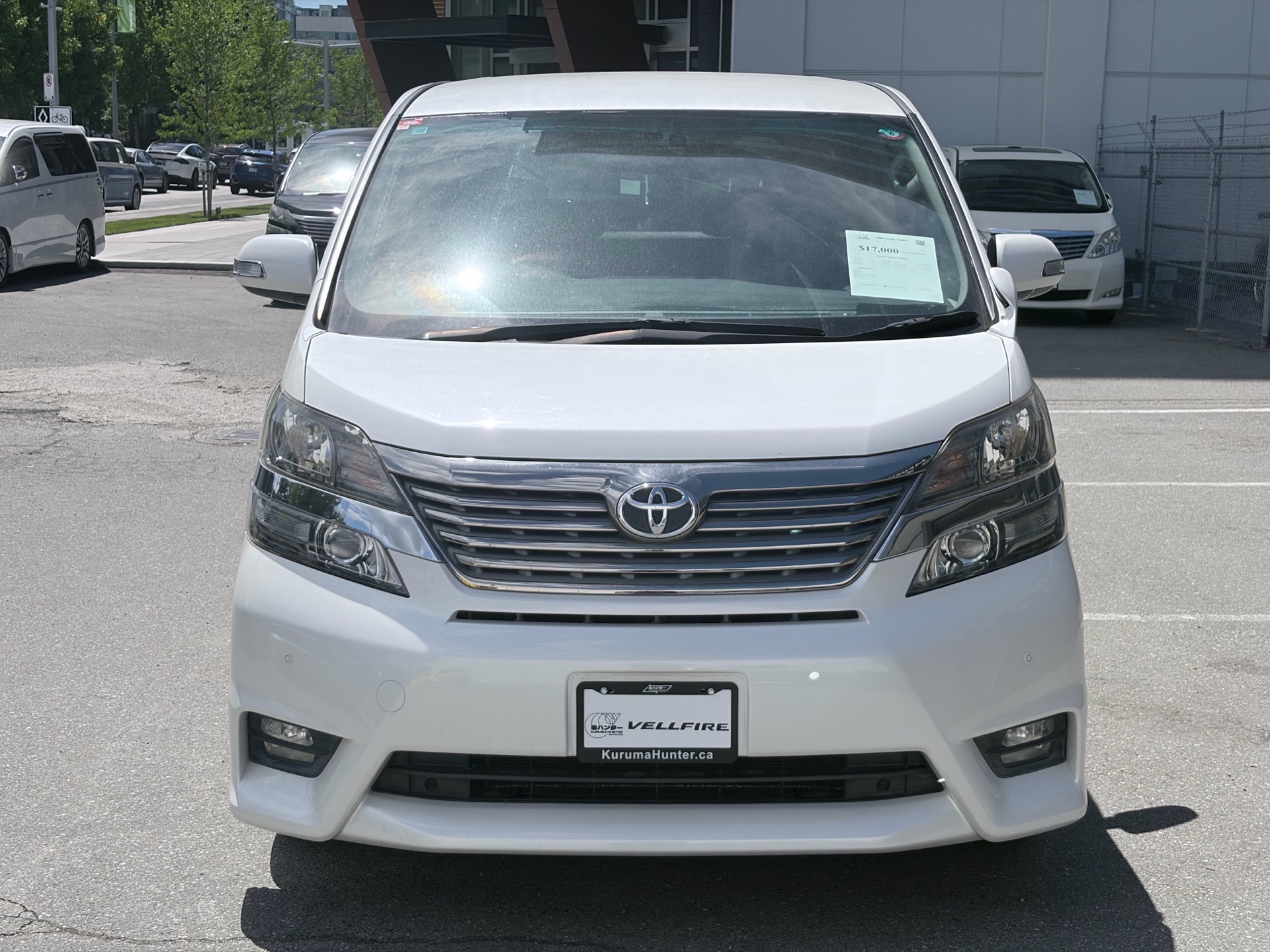 Vehicle photo 2