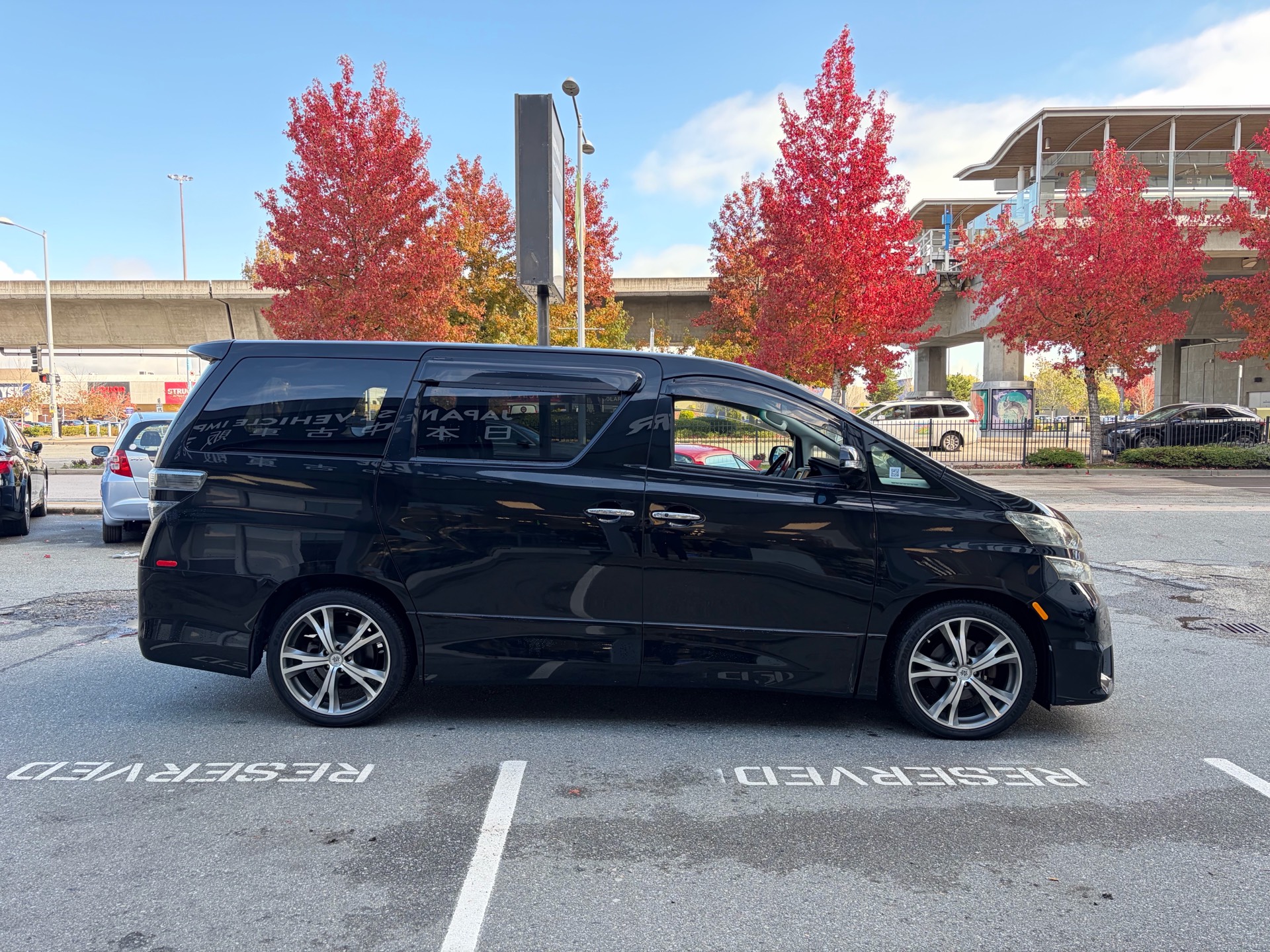 Vehicle photo 5