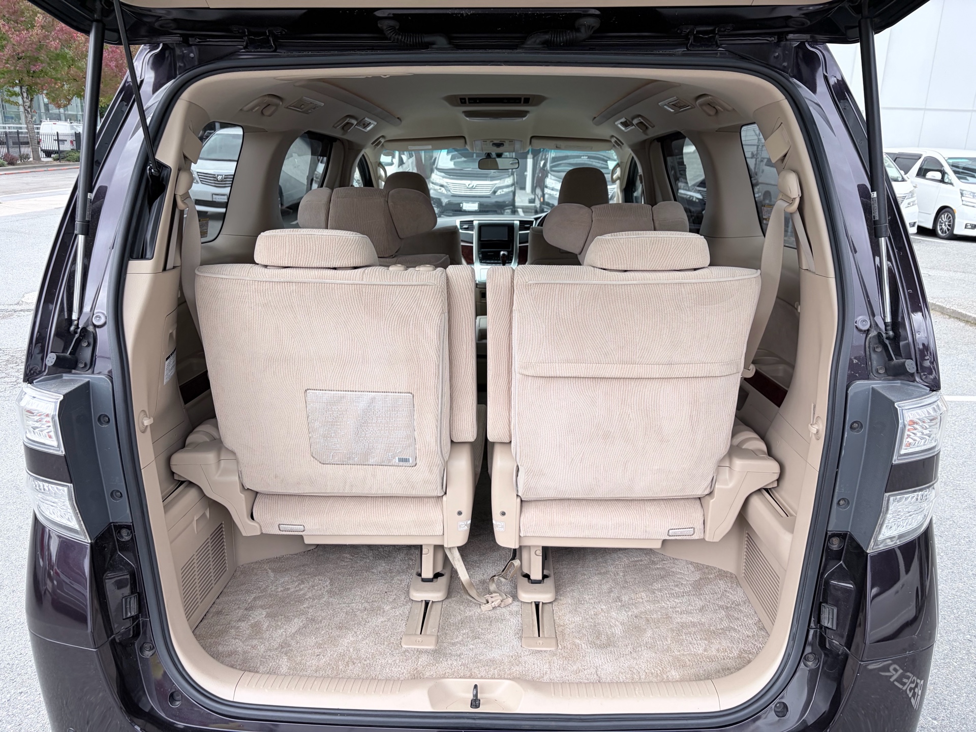 Vehicle photo 14