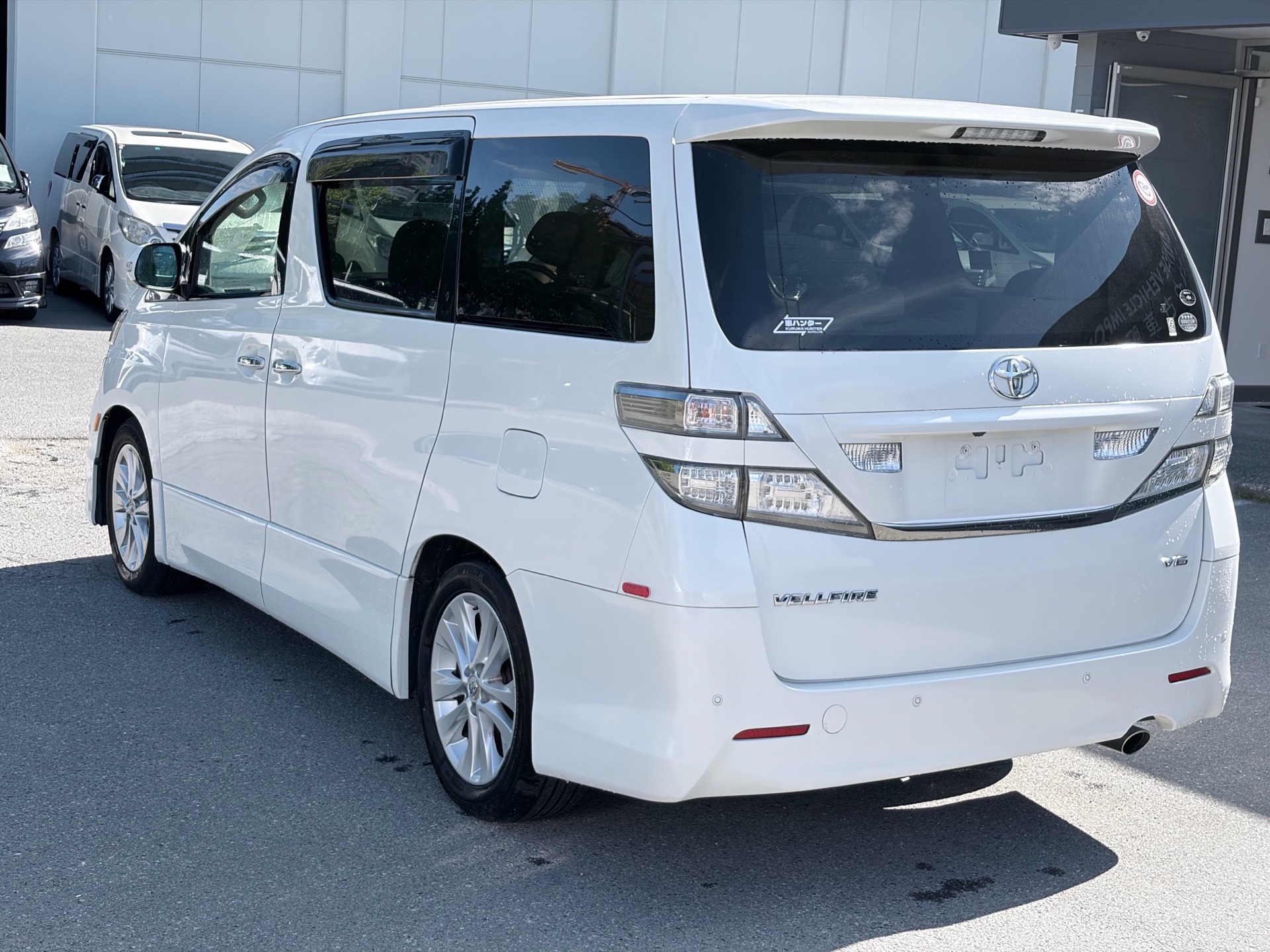 Vehicle photo 5