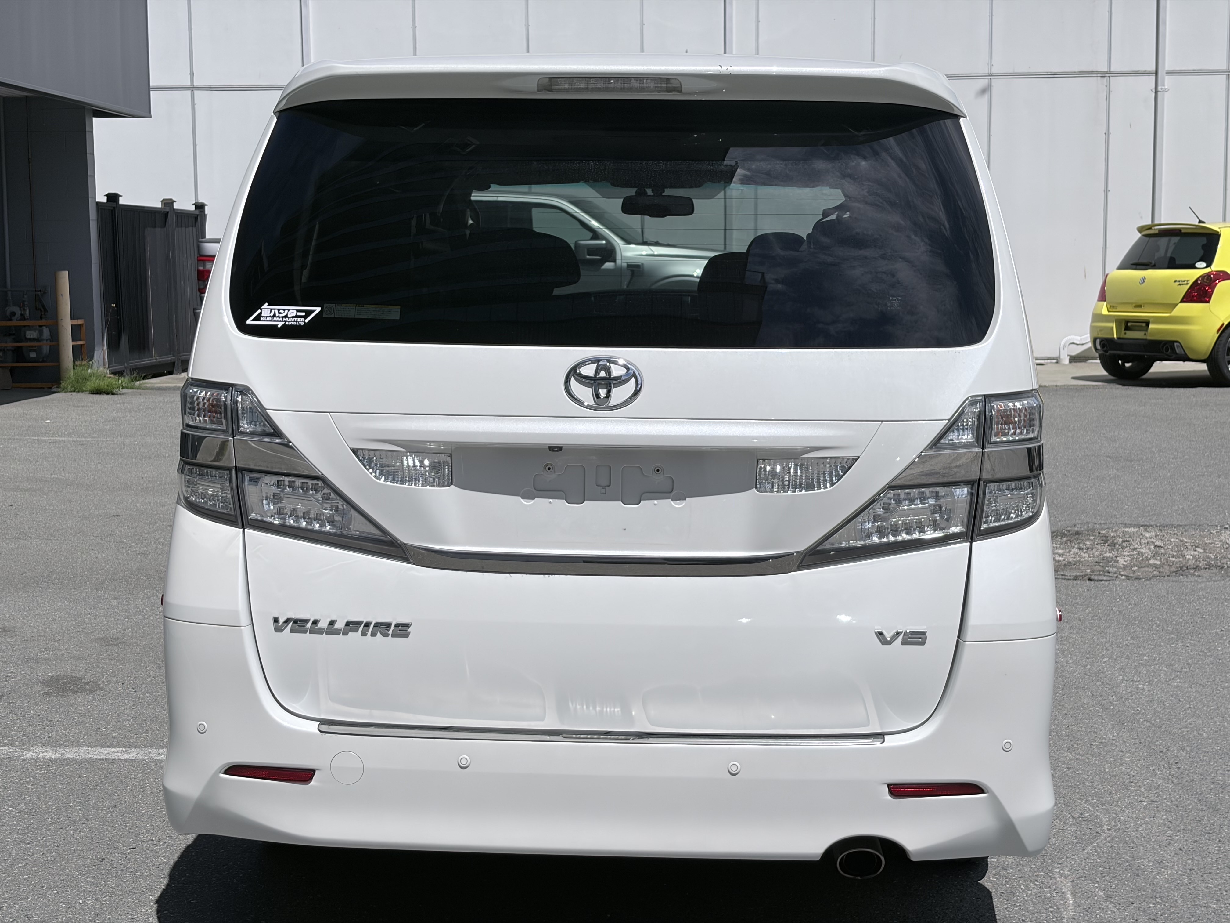 Vehicle photo 6