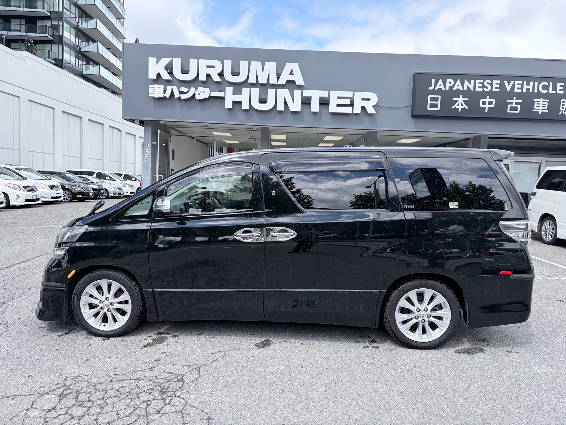 Vehicle photo 7