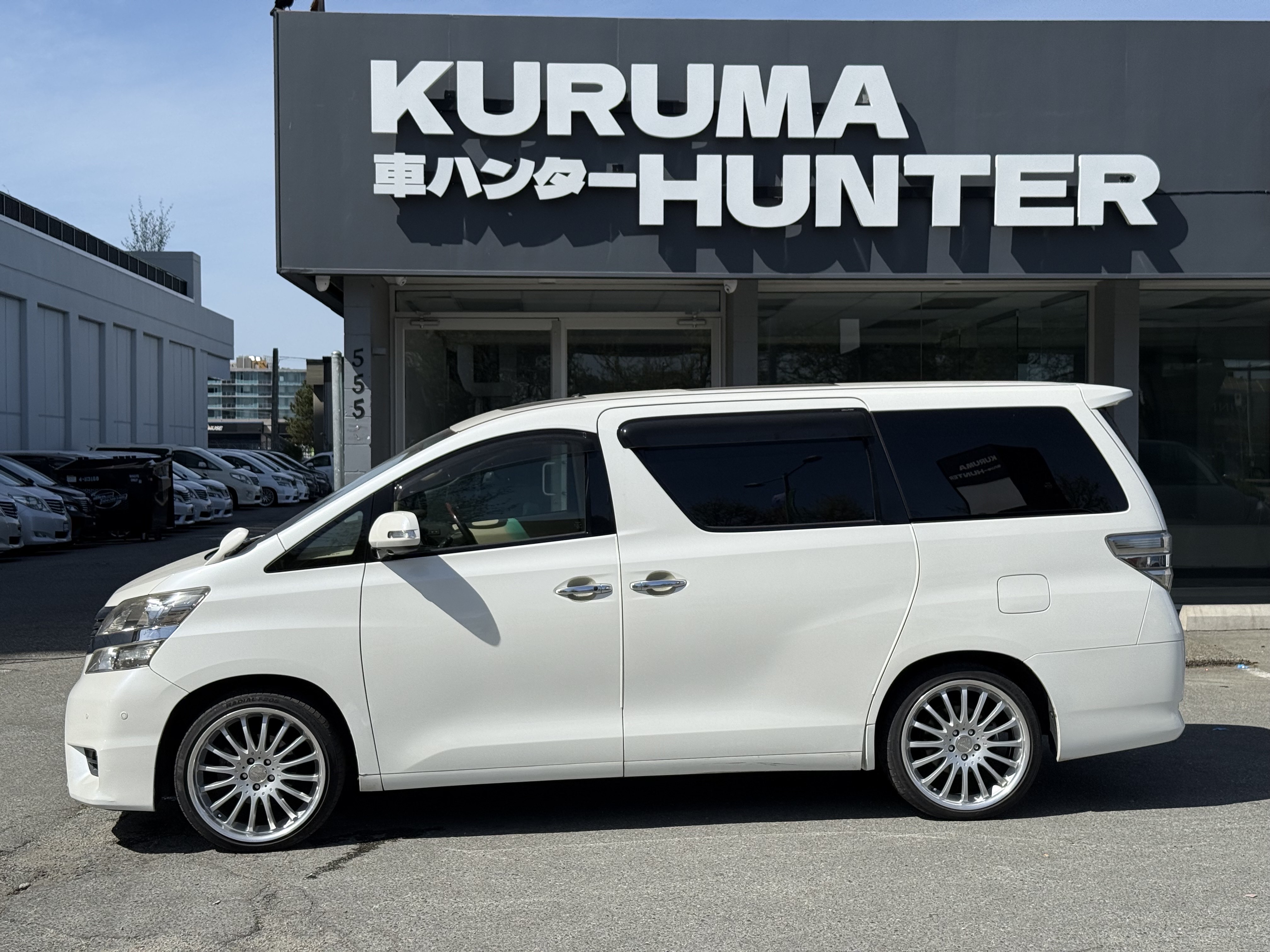 Vehicle photo 3