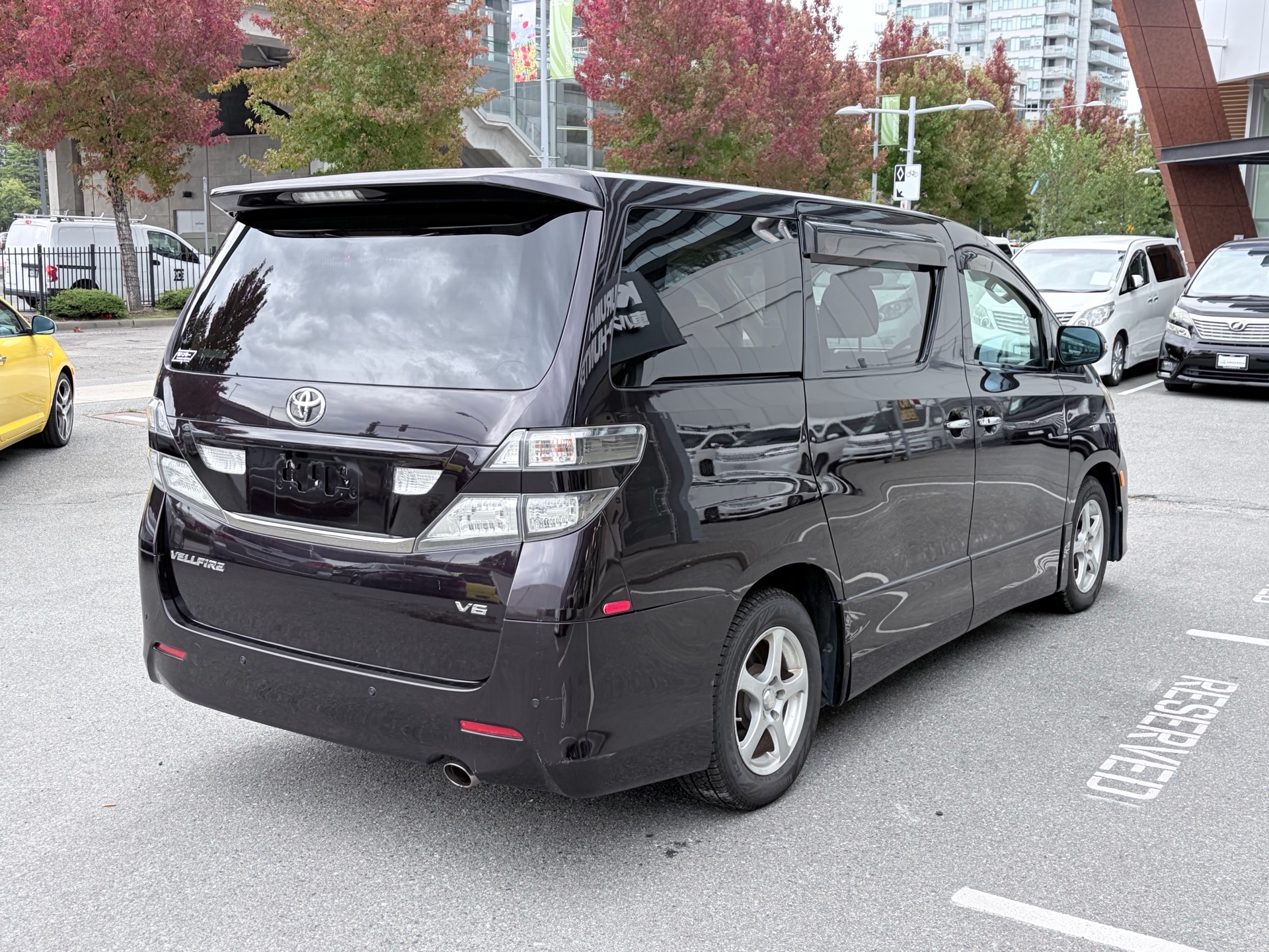 Vehicle photo 7