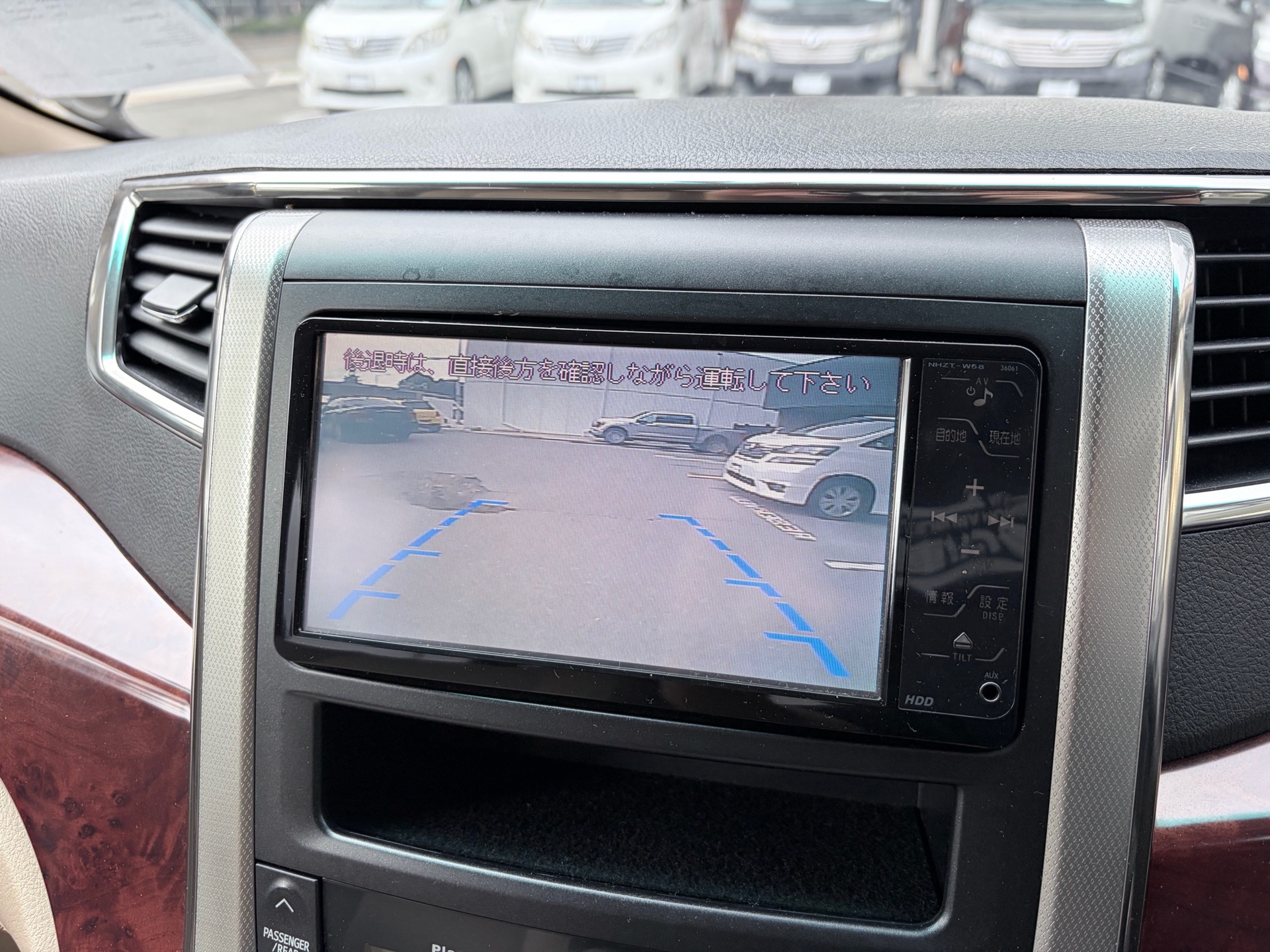 Vehicle photo 13